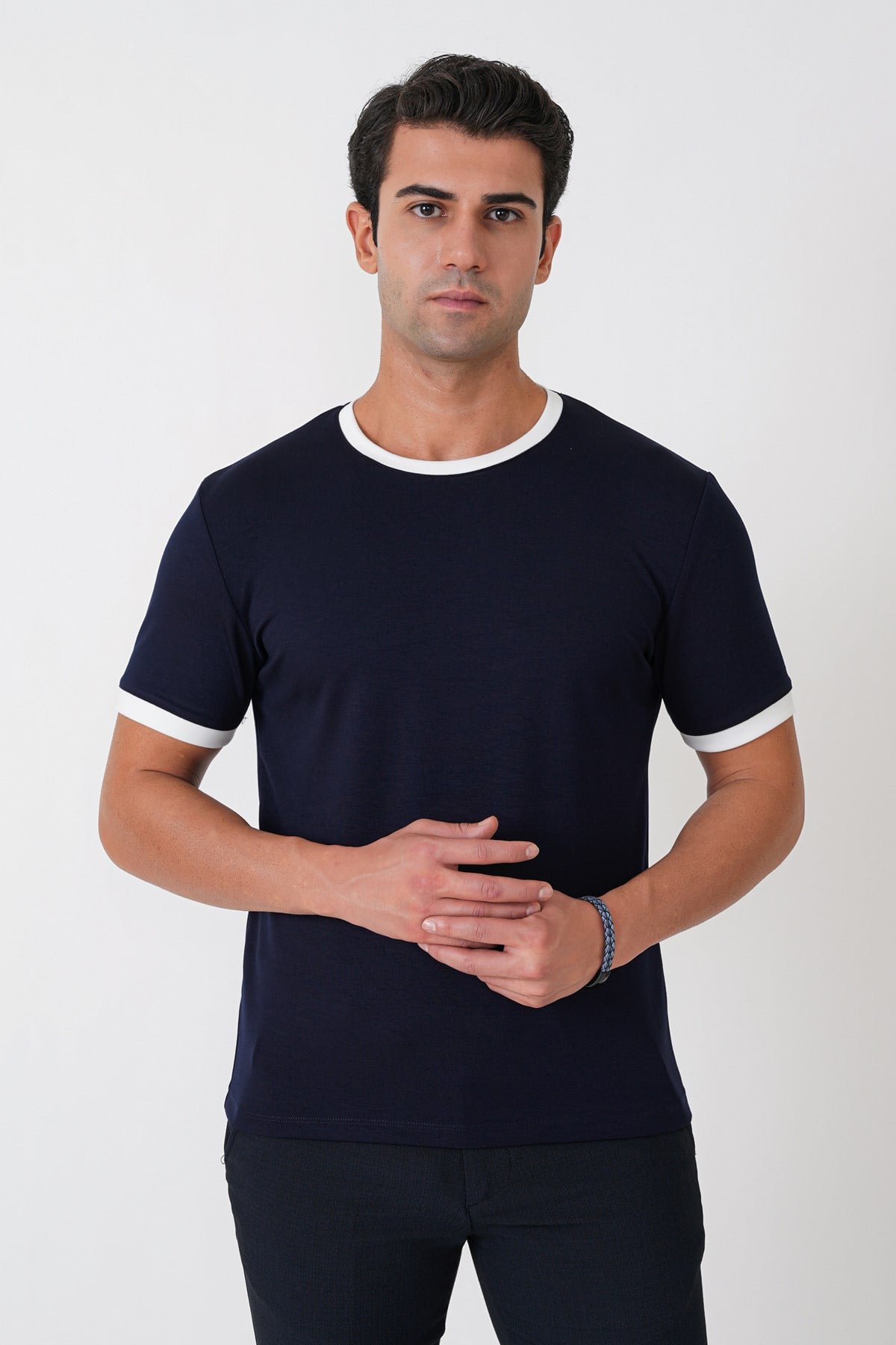 Slim Fit Bisiklet Yaka Lacivert-Ekru Tişört TS 932
