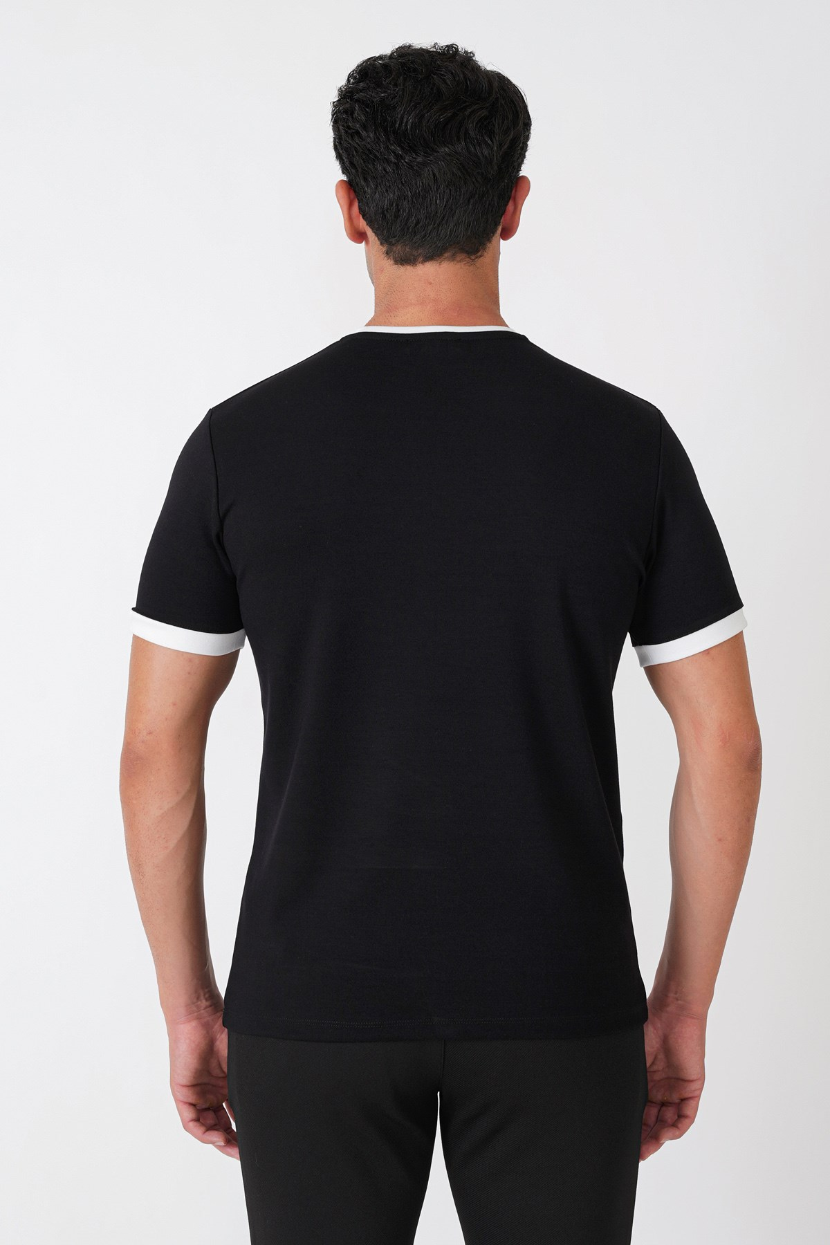 Slim Fit Bisiklet Yaka Siyah-Ekru Tişört TS 932