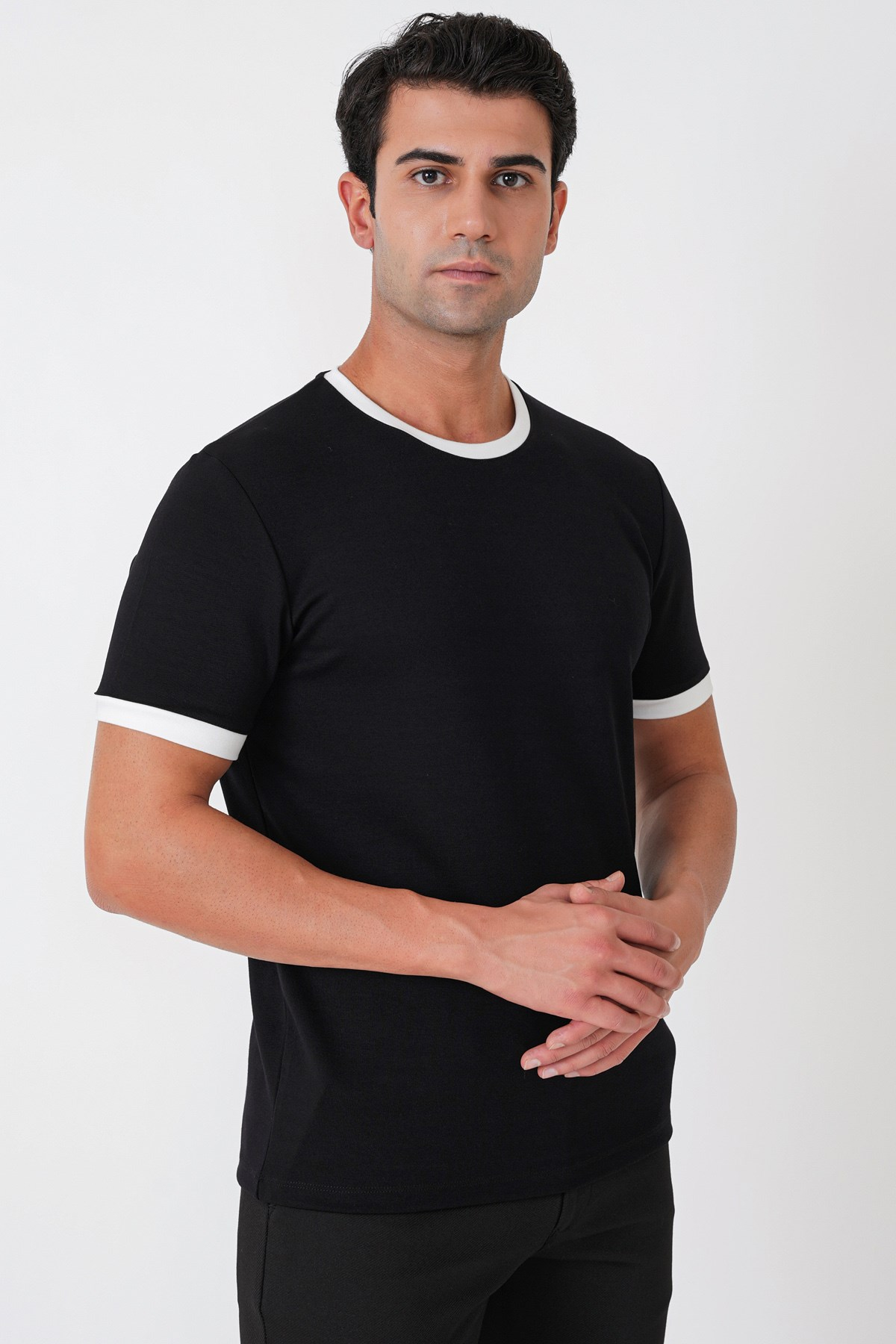 Slim Fit Bisiklet Yaka Siyah-Ekru Tişört TS 932