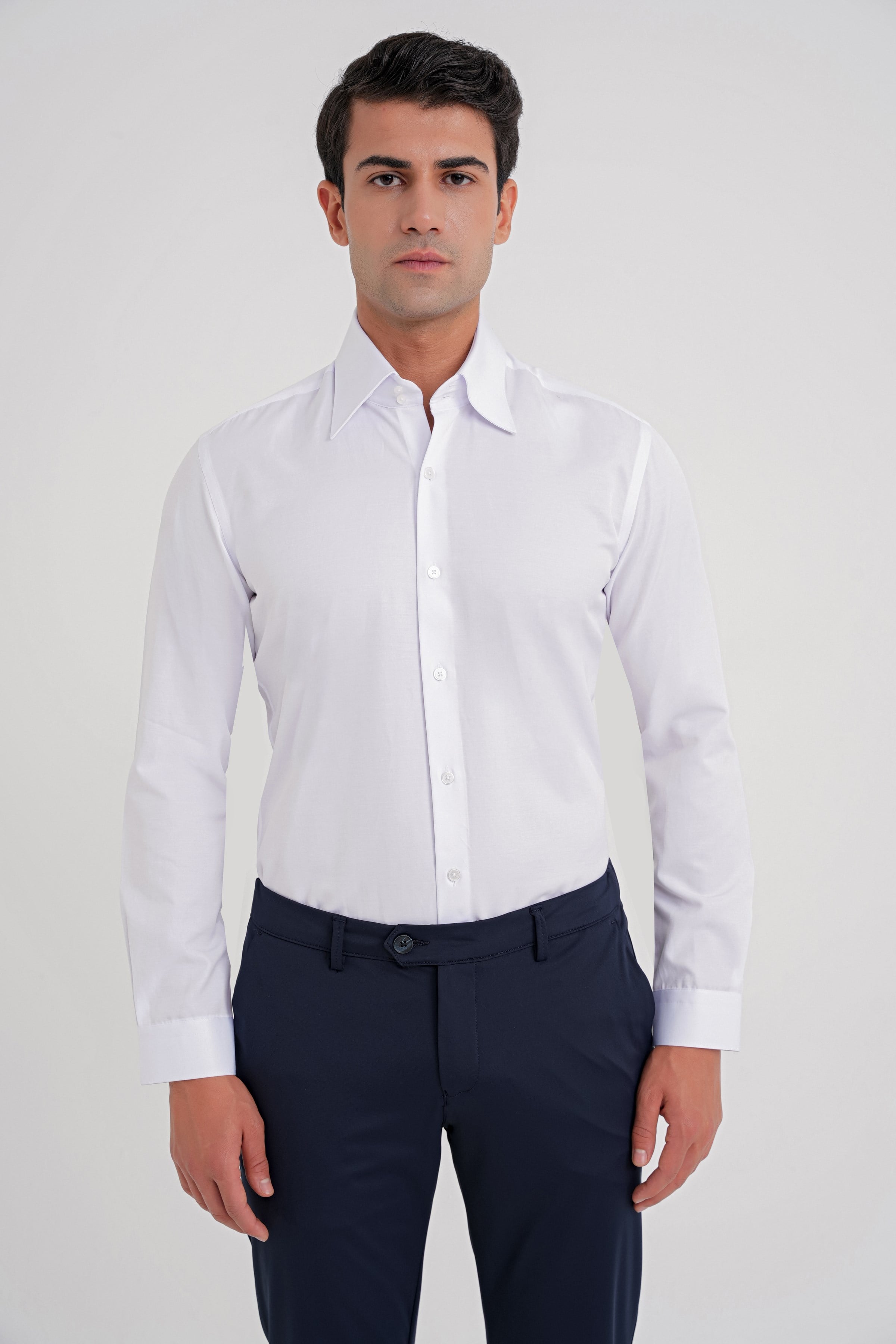 Slim Fit Çift Düğmeli Yüksek Yaka Pamuklu Beyaz Gömlek GK 742