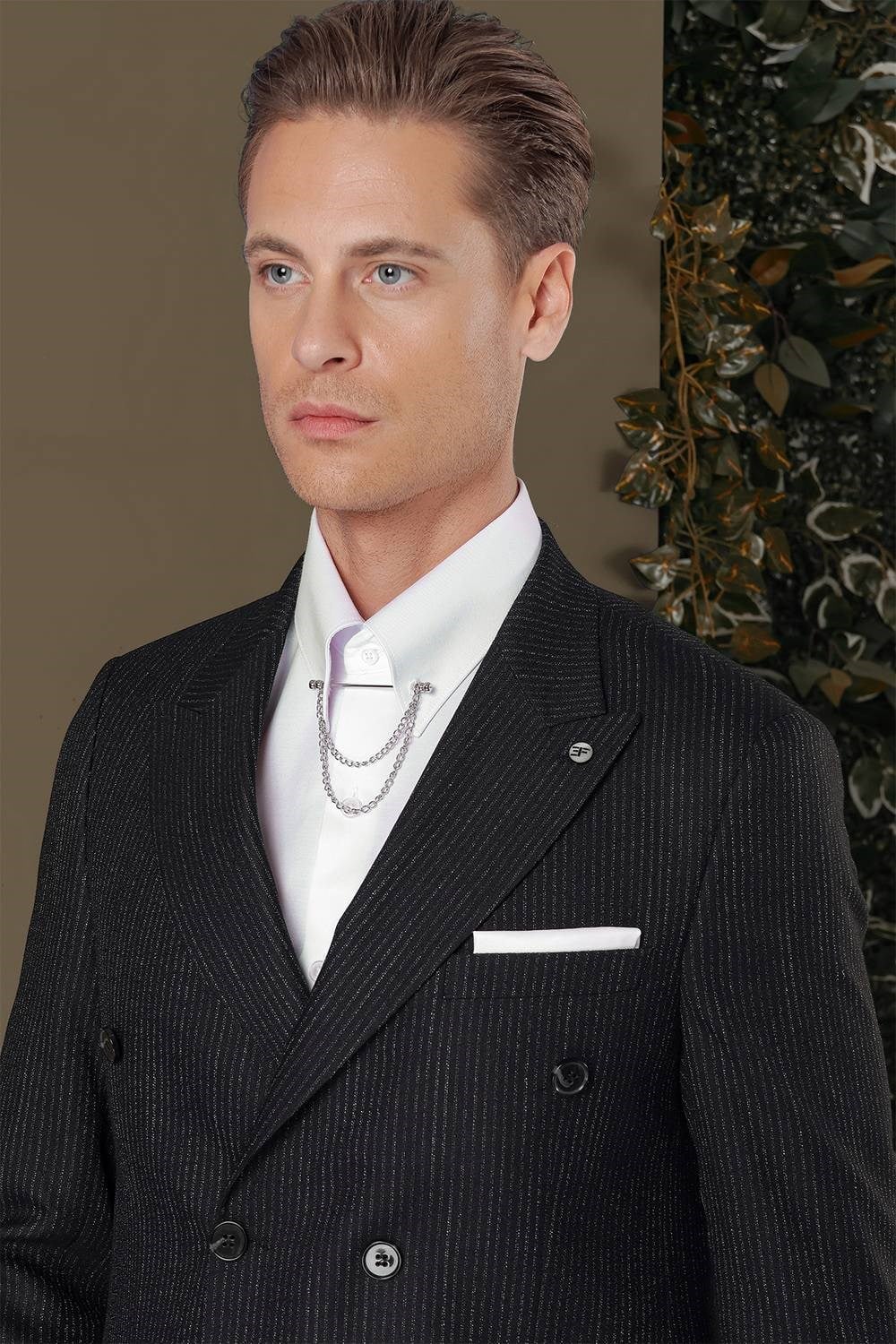 Slim Fit Çift Yırtmaç Çizgili Siyah Kruvaze Takım Elbise TK 884