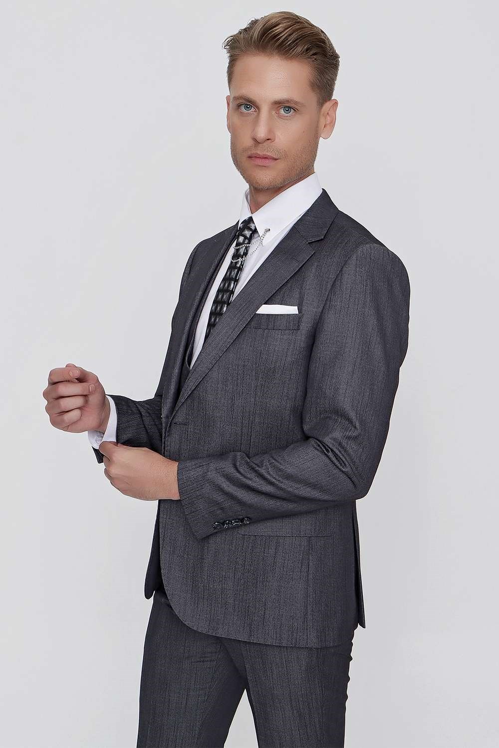 Slim Fit Çift Yırtmaç Doku Desenli Antrasit Yelekli Takım Elbise TK 858