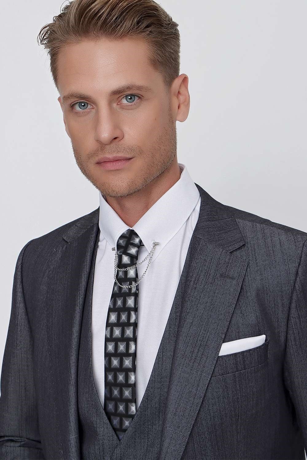 Slim Fit Çift Yırtmaç Doku Desenli Antrasit Yelekli Takım Elbise TK 858