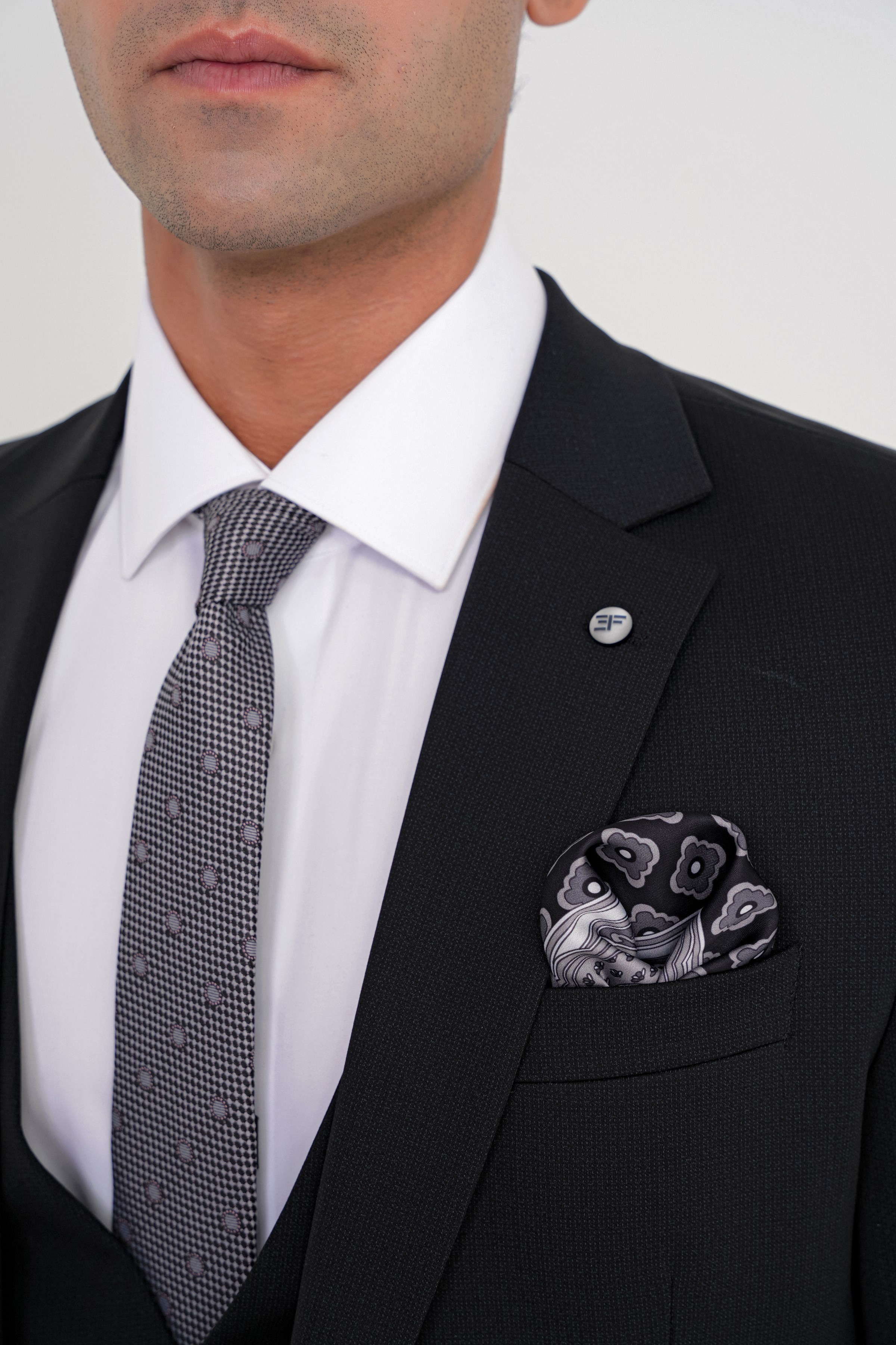 Slim Fit Çift Yırtmaç Doku Desenli Esnek Siyah Yelekli Takım Elbise TK 927