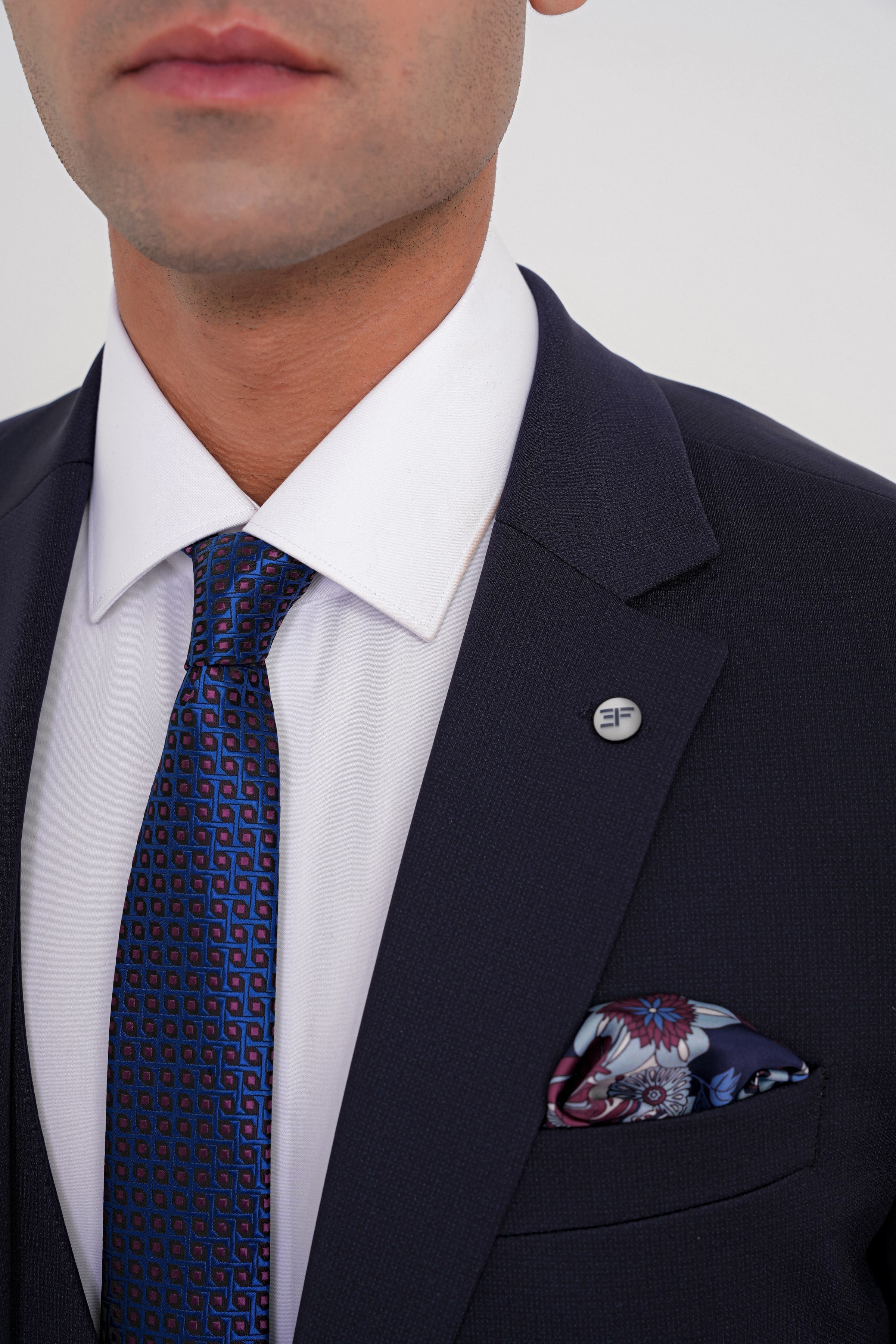Slim Fit Çift Yırtmaç Doku Desenli Esnek Lacivert Yelekli Takım Elbise TK 927