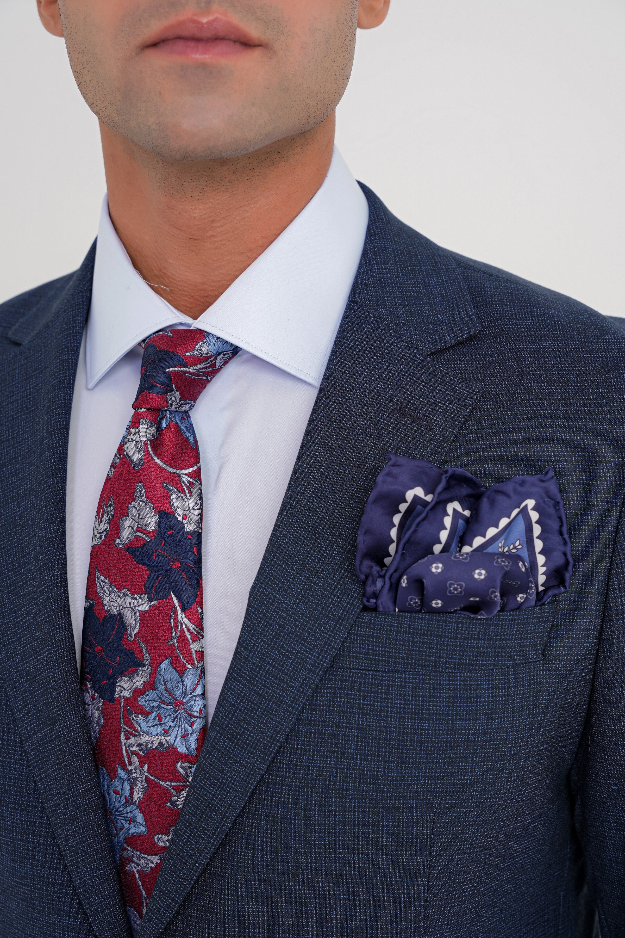 Slim Fit Çift Yırtmaç Doku Desenli Esnek Lacivert Yelekli Takım Elbise TK 916