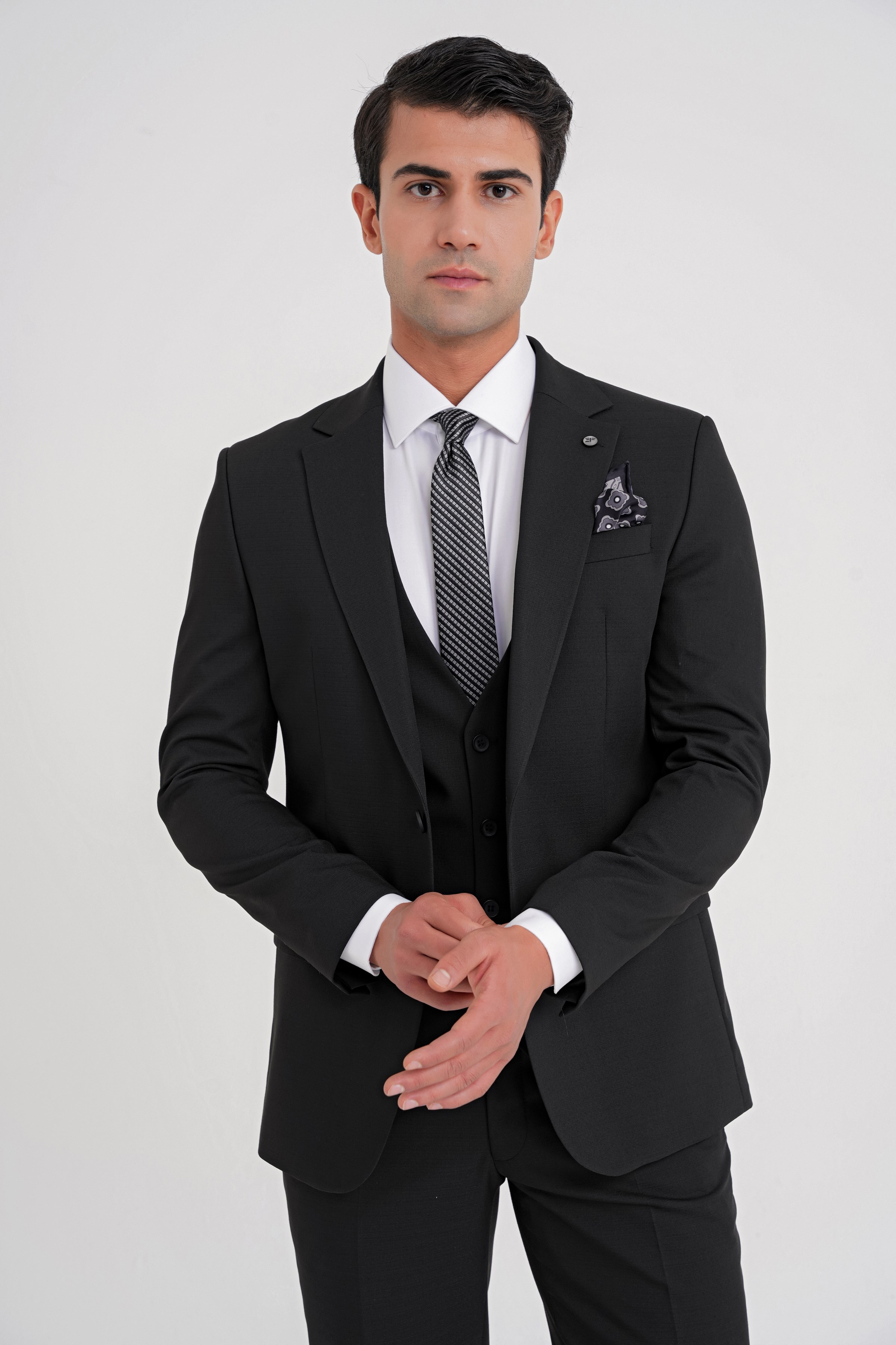 Slim Fit Çift Yırtmaç Doku Desenli Siyah Yelekli Takım Elbise TK 921