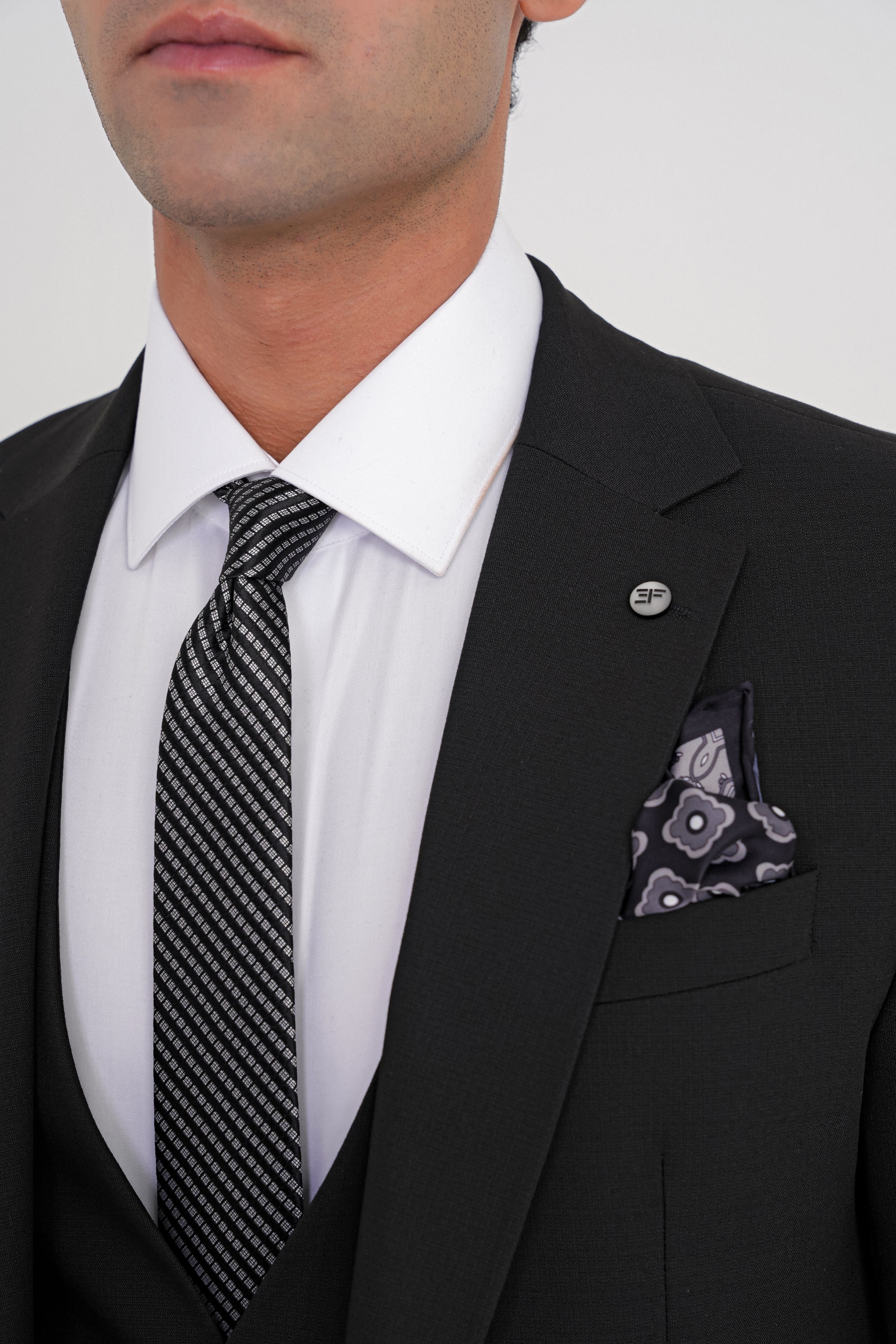 Slim Fit Çift Yırtmaç Doku Desenli Siyah Yelekli Takım Elbise TK 921