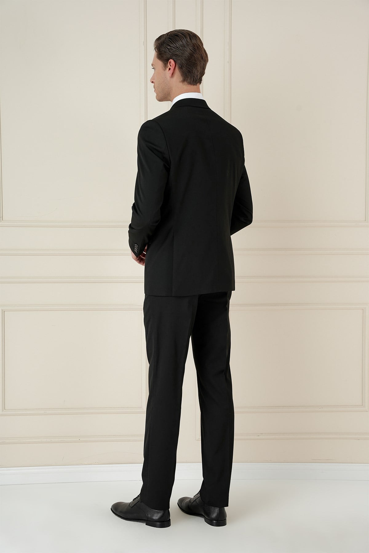 Slim Fit Çift Yırtmaç Düz Siyah Klasik Takım Elbise TK 913