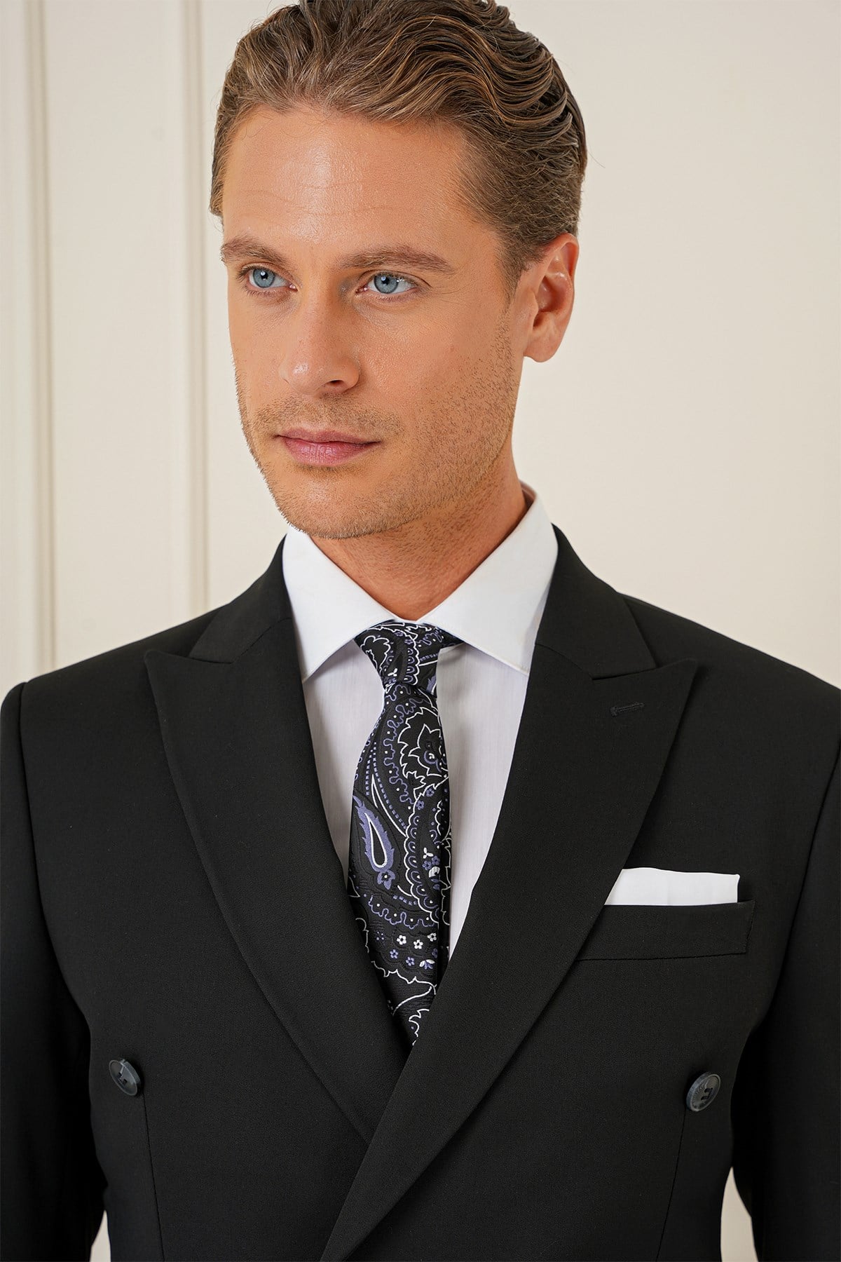 Slim Fit Çift Yırtmaç Esnek Düz Siyah Kruvaze Takım Elbise TK 905