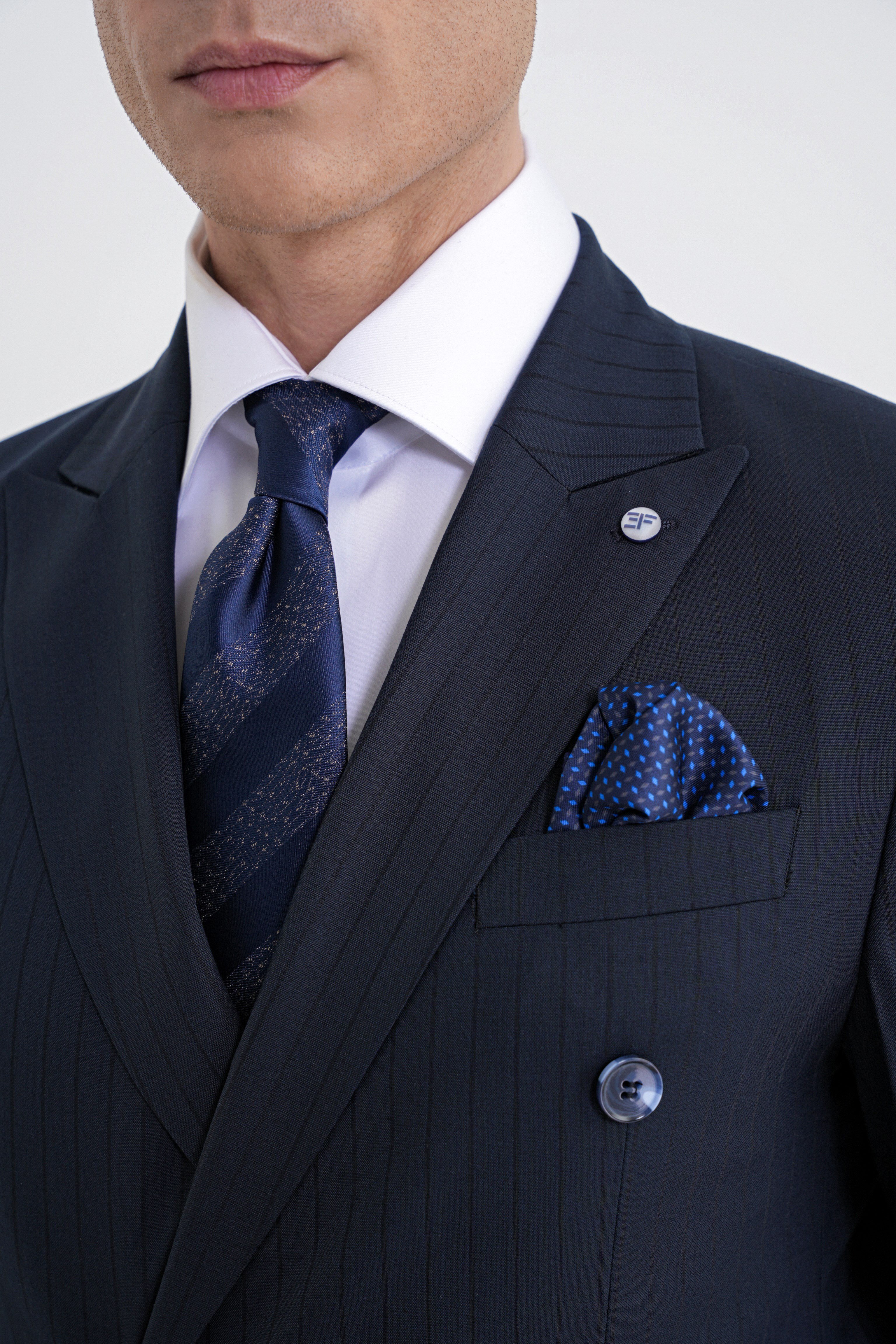 Slim Fit Çift Yırtmaç Esnek Silik Çizgili Lacivert Kruvaze Takım Elbise TK 946