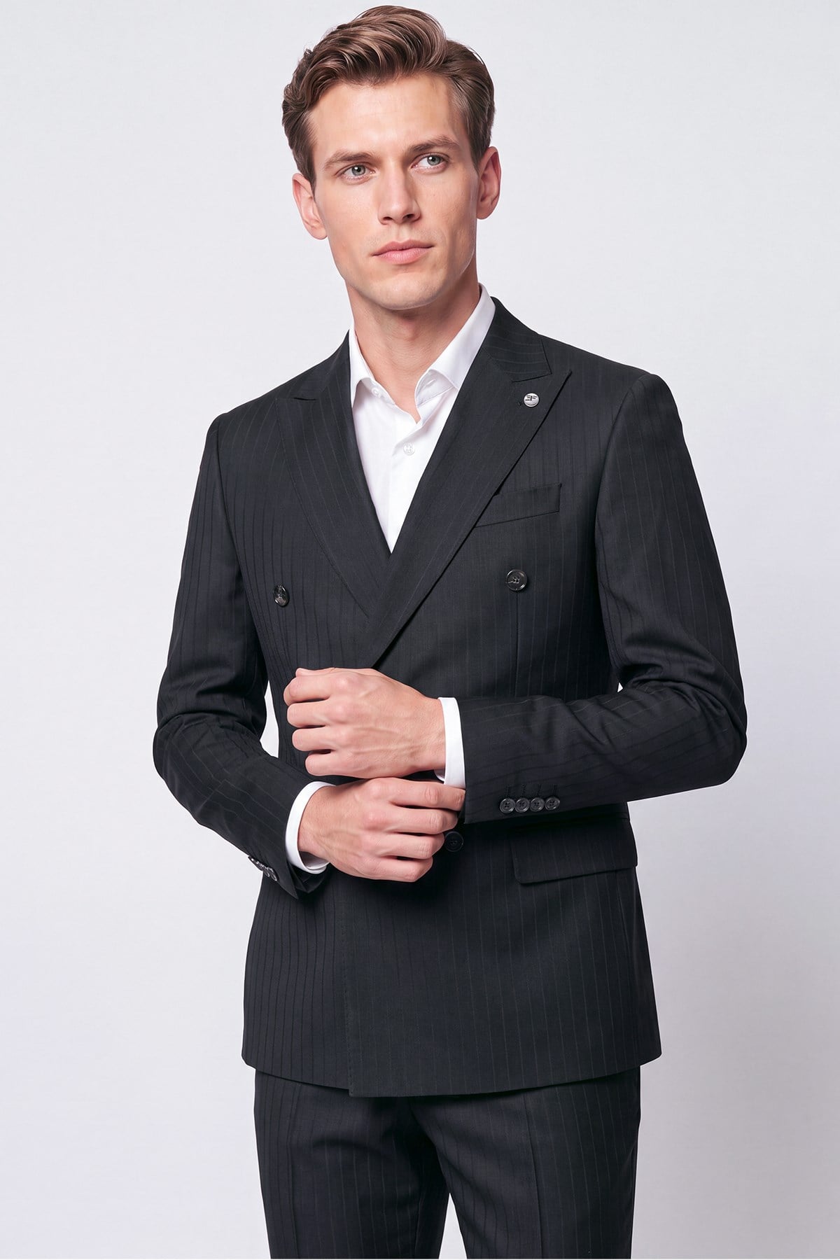 Slim Fit Çift Yırtmaç Esnek Silik Çizgili Siyah Kruvaze Takım Elbise TK 946