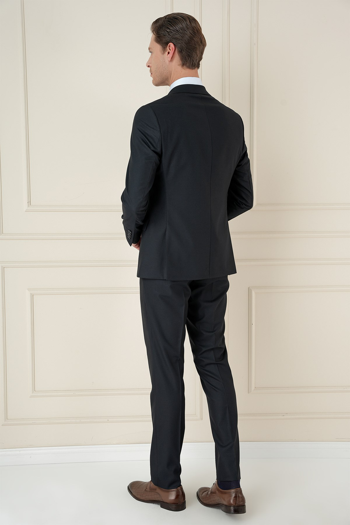 Slim Fit Çift Yırtmaç Kazayağı Dokulu Lacivert Yelekli Takım Elbise TK 910
