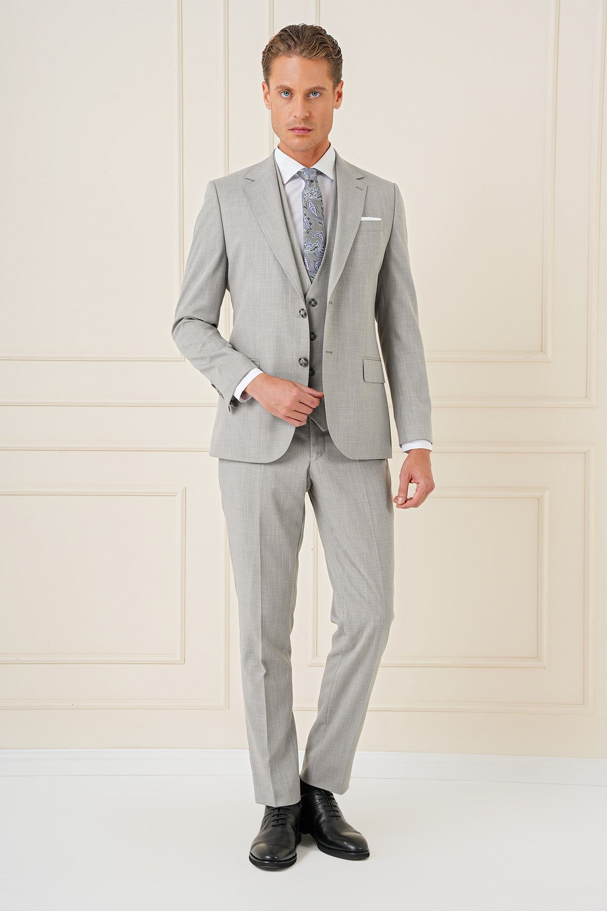 Slim Fit Çift Yırtmaç Kırçıllı Dokuma Gri Yelekli Takım Elbise TK 902