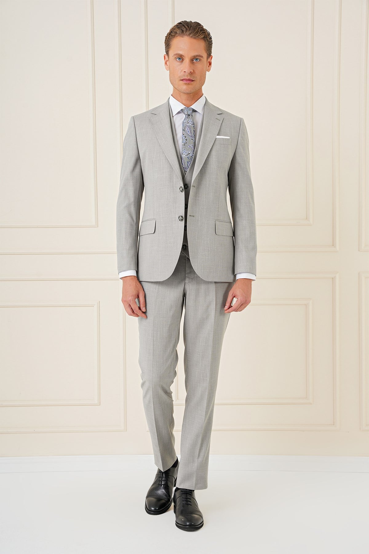 Slim Fit Çift Yırtmaç Kırçıllı Dokuma Gri Yelekli Takım Elbise TK 902