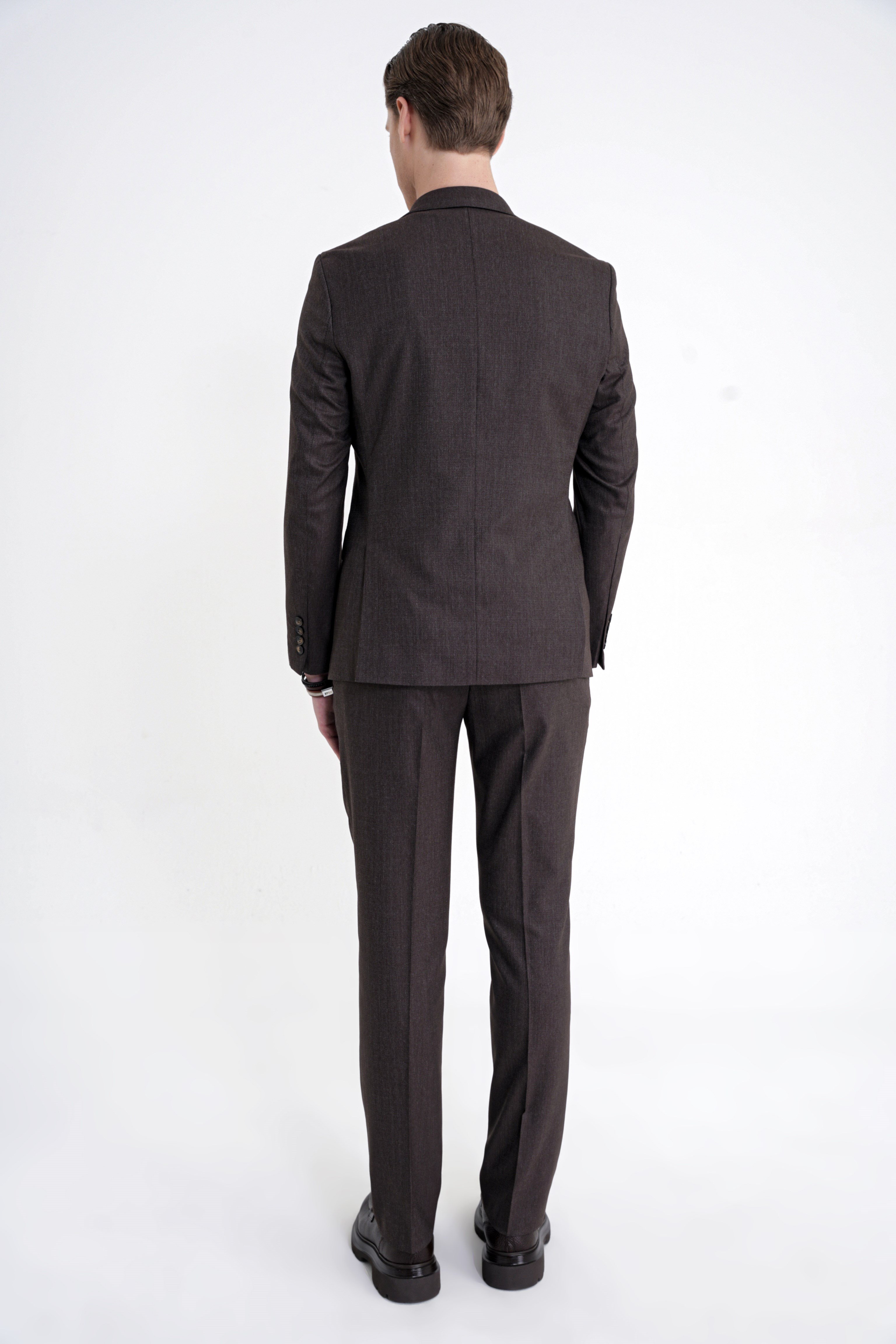 Slim Fit Çift Yırtmaç Sivri Yaka Esnek Kahverengi  Klasik Takım Elbise TK 939