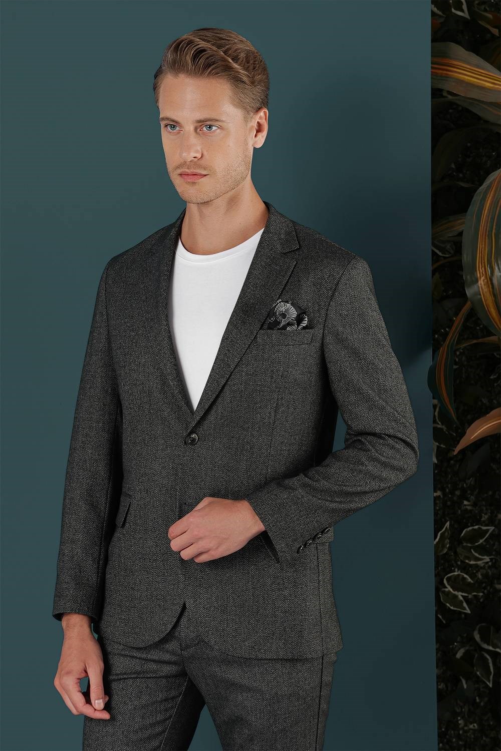 Slim Fit Çift Yırtmaç Yünlü Kırçıllı Dokuma Siyah Ceket C 658