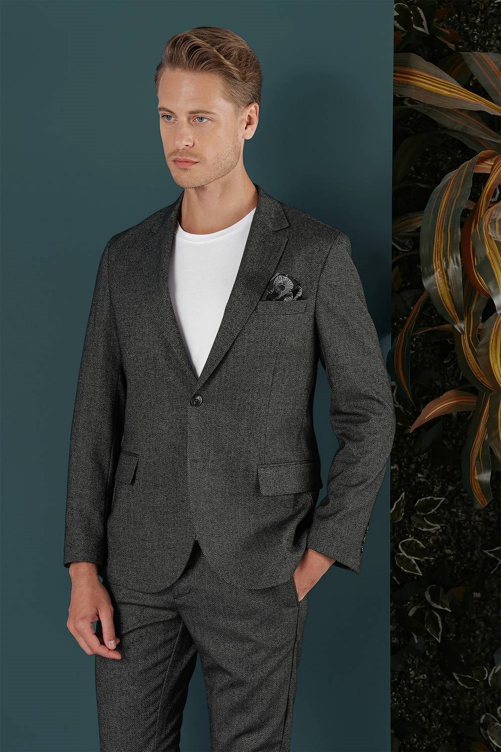 Slim Fit Çift Yırtmaç Yünlü Kırçıllı Dokuma Siyah Ceket C 658