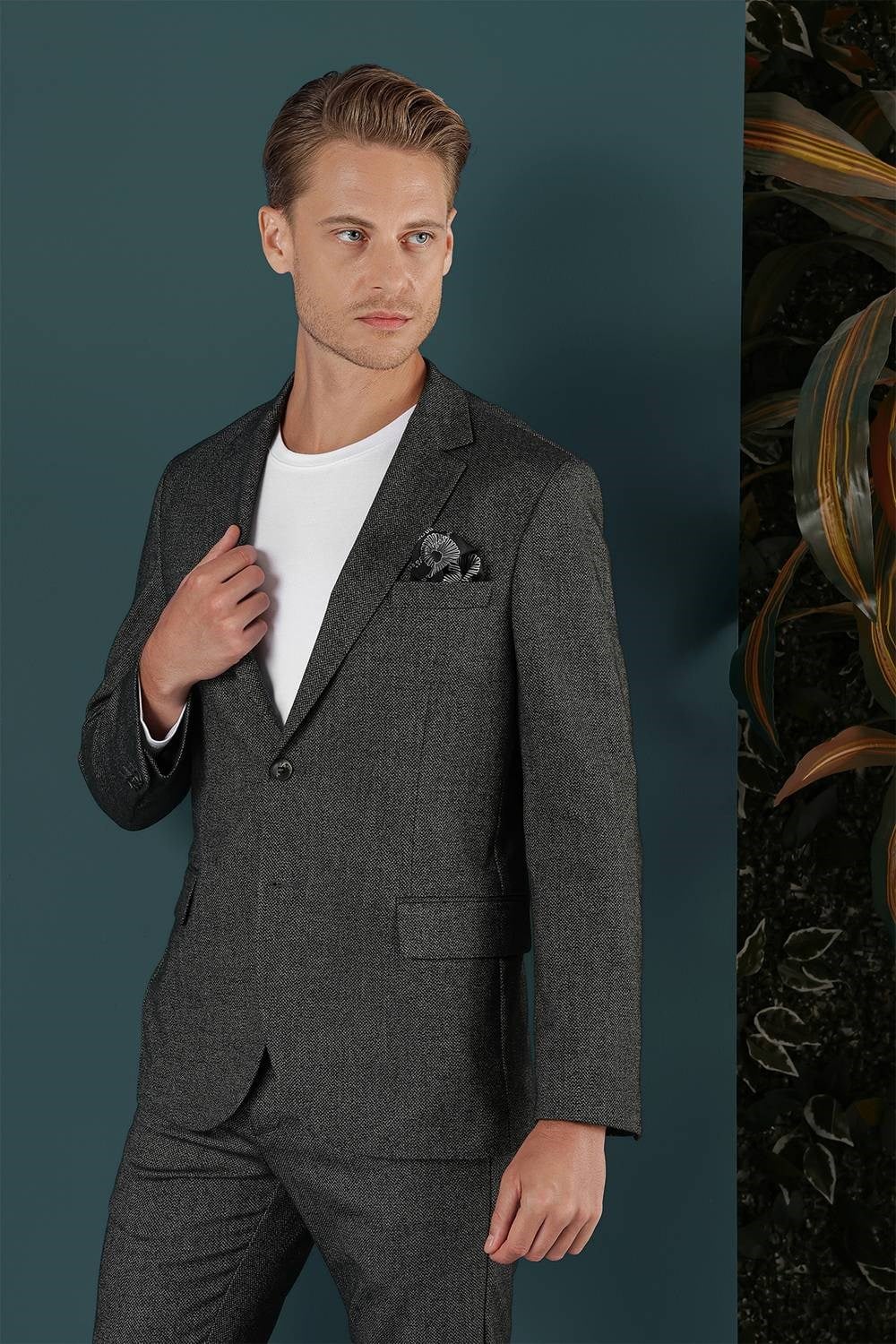 Slim Fit Çift Yırtmaç Yünlü Kırçıllı Dokuma Siyah Ceket C 658