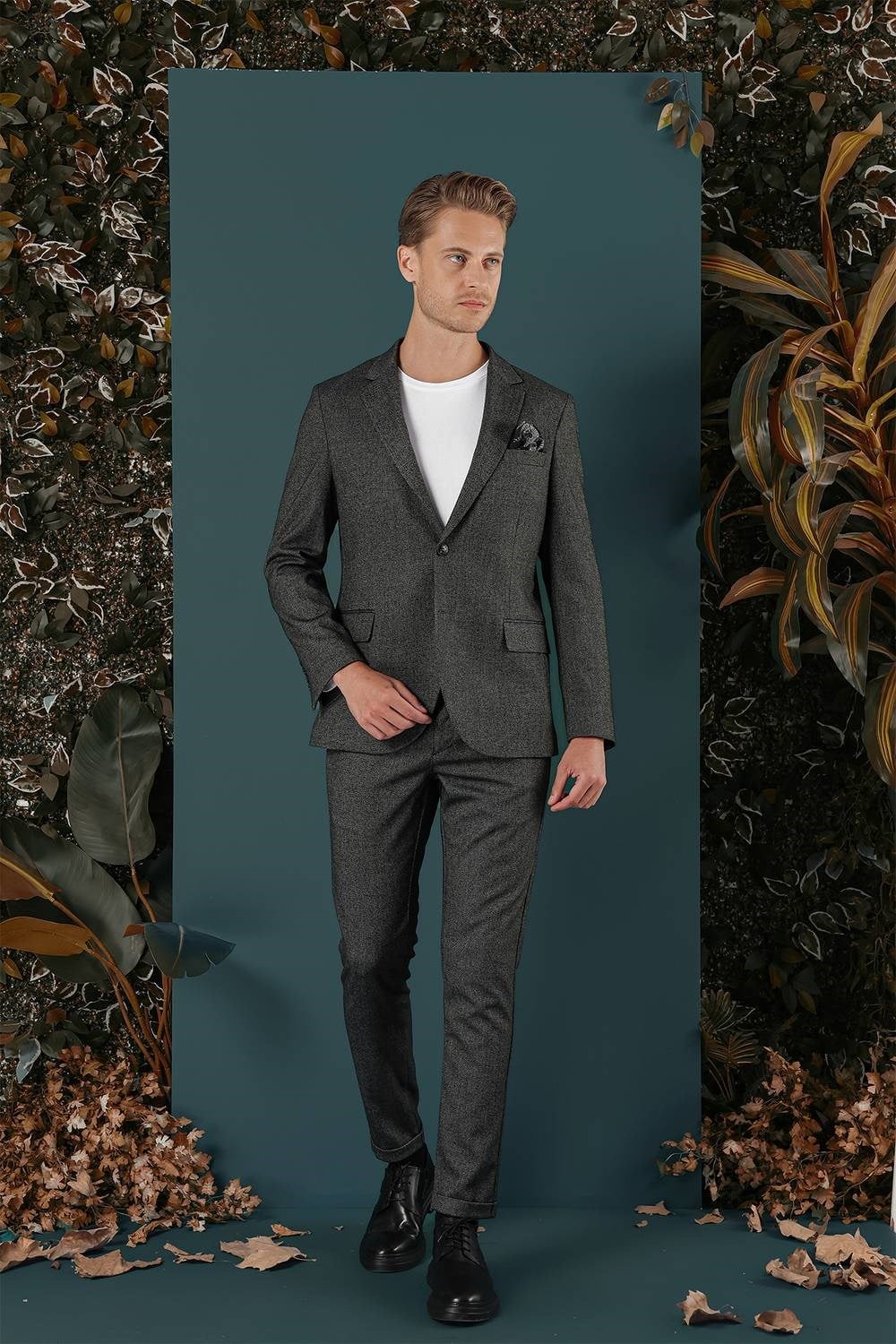 Slim Fit Çift Yırtmaç Yünlü Kırçıllı Dokuma Siyah Ceket C 658
