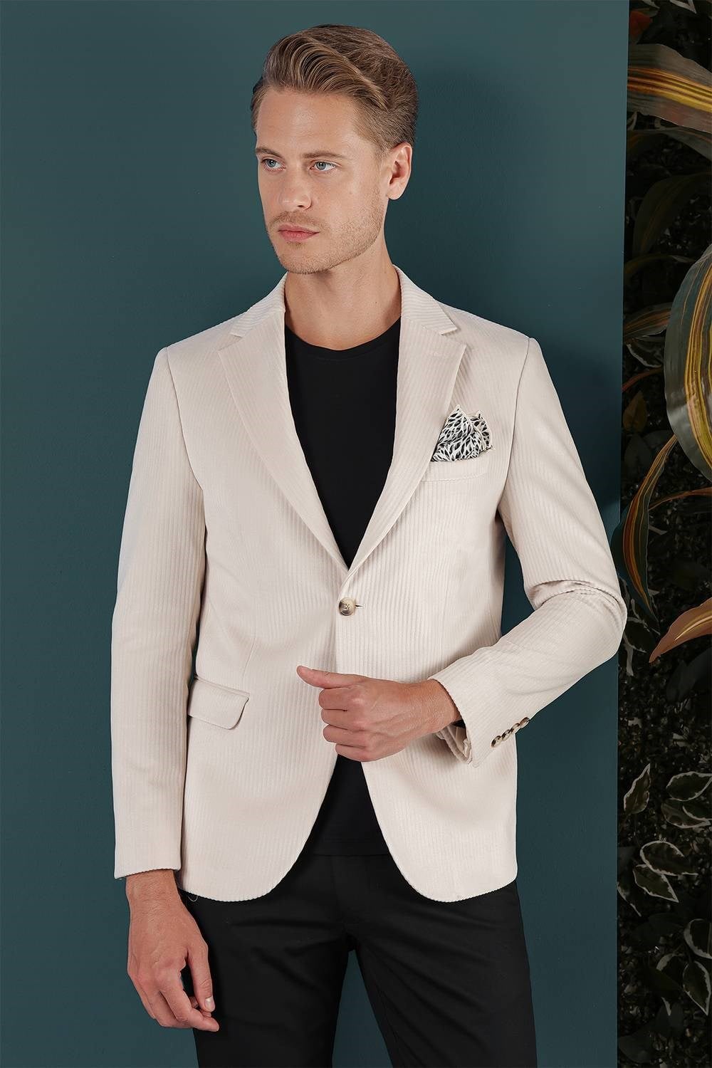 Slim Fit Çift Yırtmaçlı Mono Yaka Taş Kadife Ceket C 651