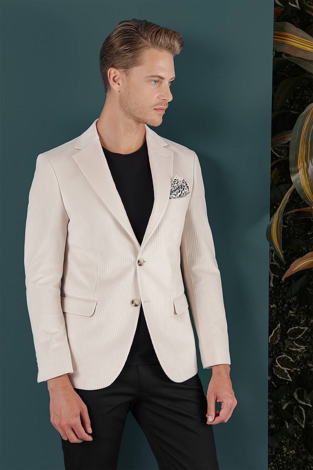 Slim Fit Çift Yırtmaçlı Mono Yaka Taş Kadife Ceket C 651