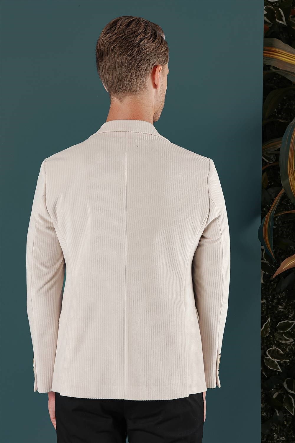 Slim Fit Çift Yırtmaçlı Mono Yaka Taş Kadife Ceket C 651