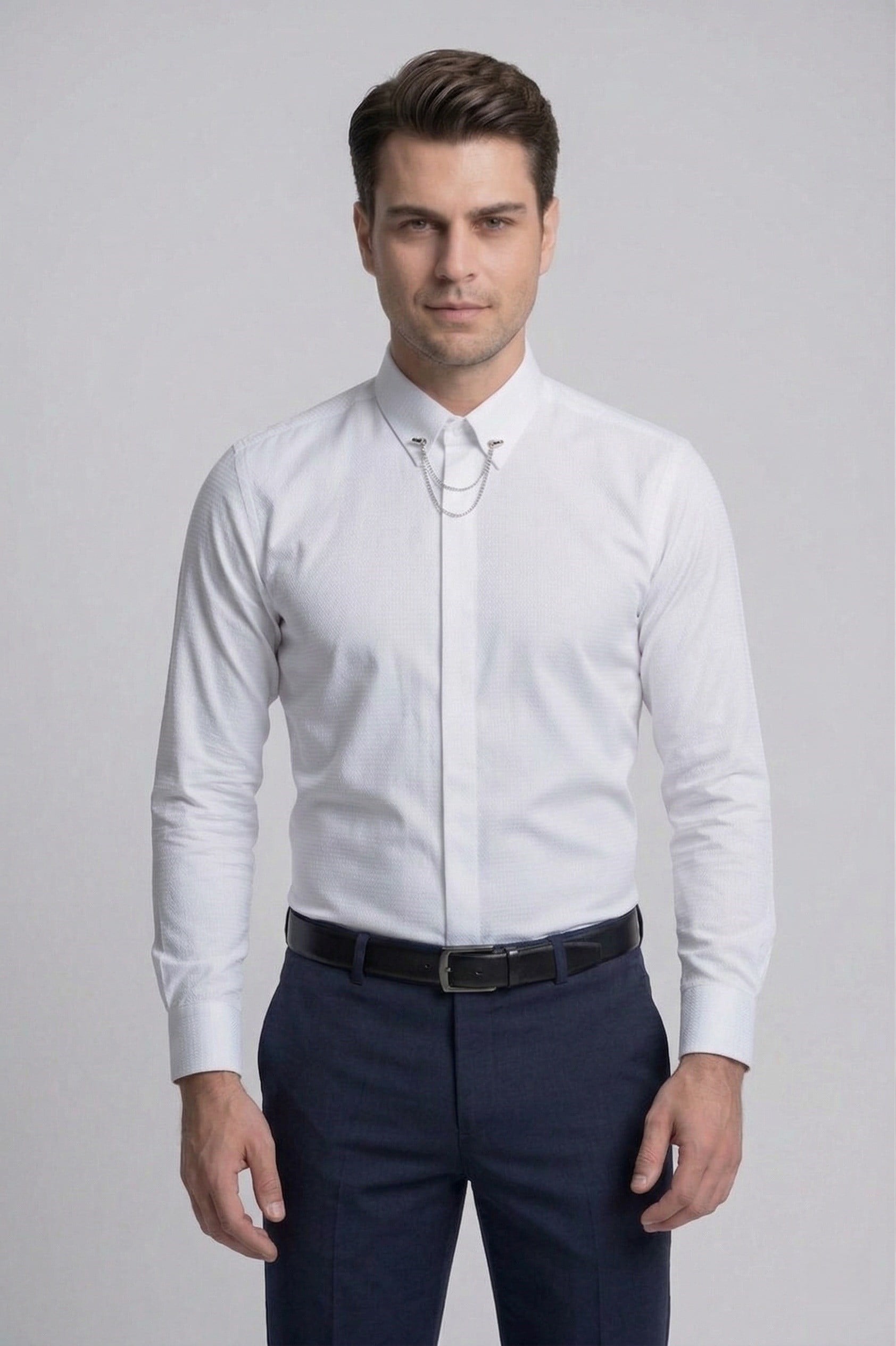 Slim Fit Doku Desenli Yaka Zincirli Beyaz Gömlek GK 629