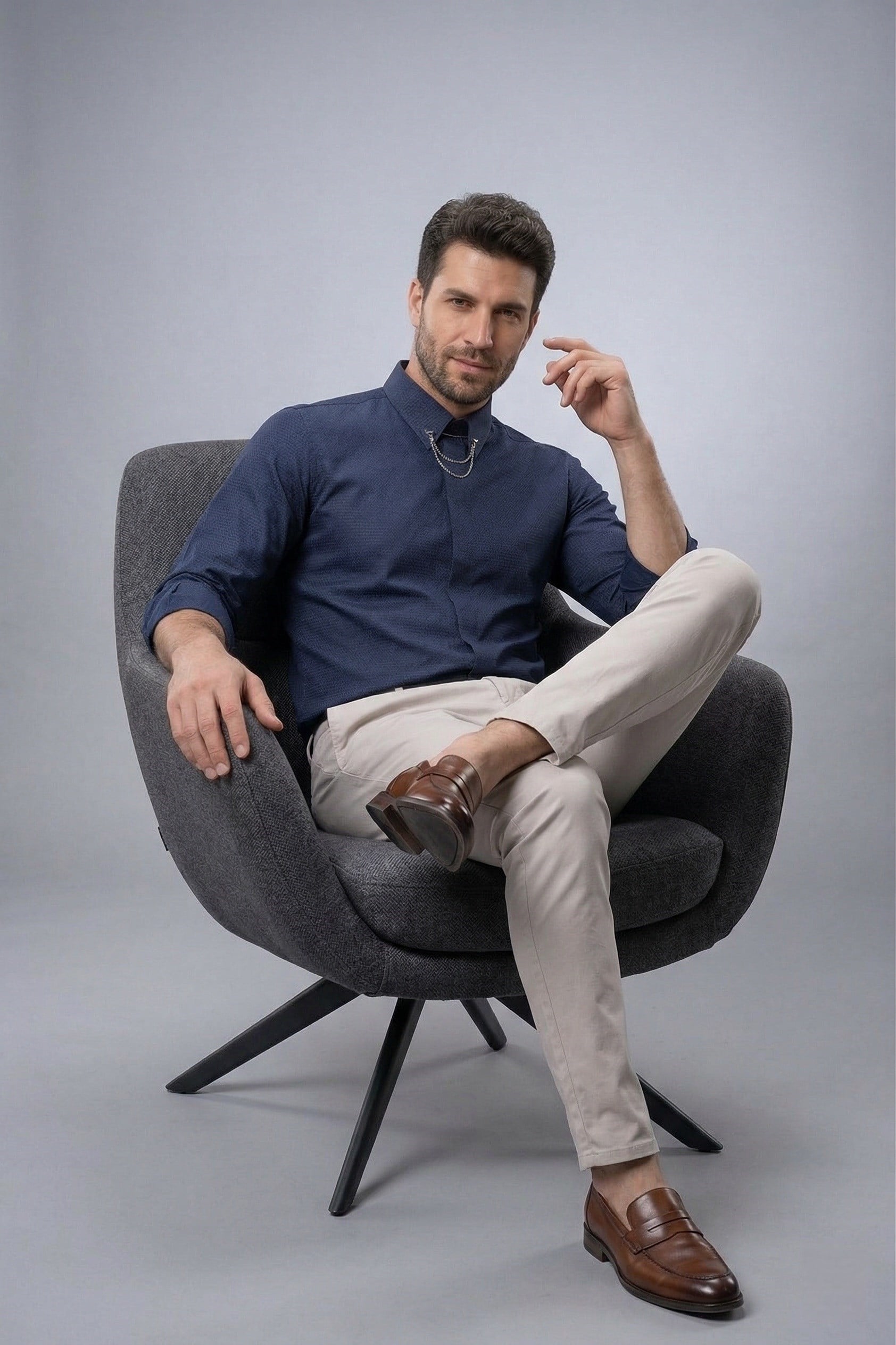 Slim Fit Doku Desenli Yaka Zincirli Lacivert Gömlek GK 629