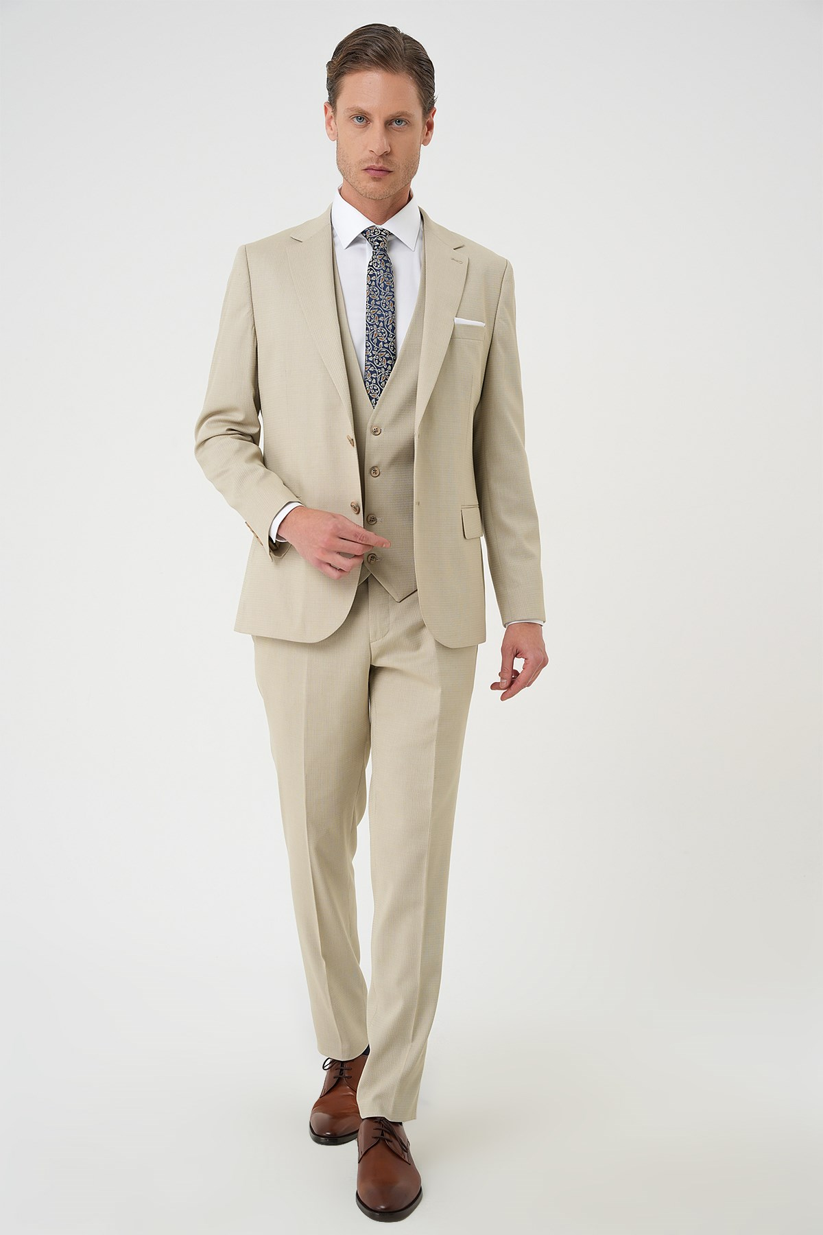 Slim Fit Dokulu Çift Yırtmaç Yelekli Klasik Bej Takım Elbise Tk 898