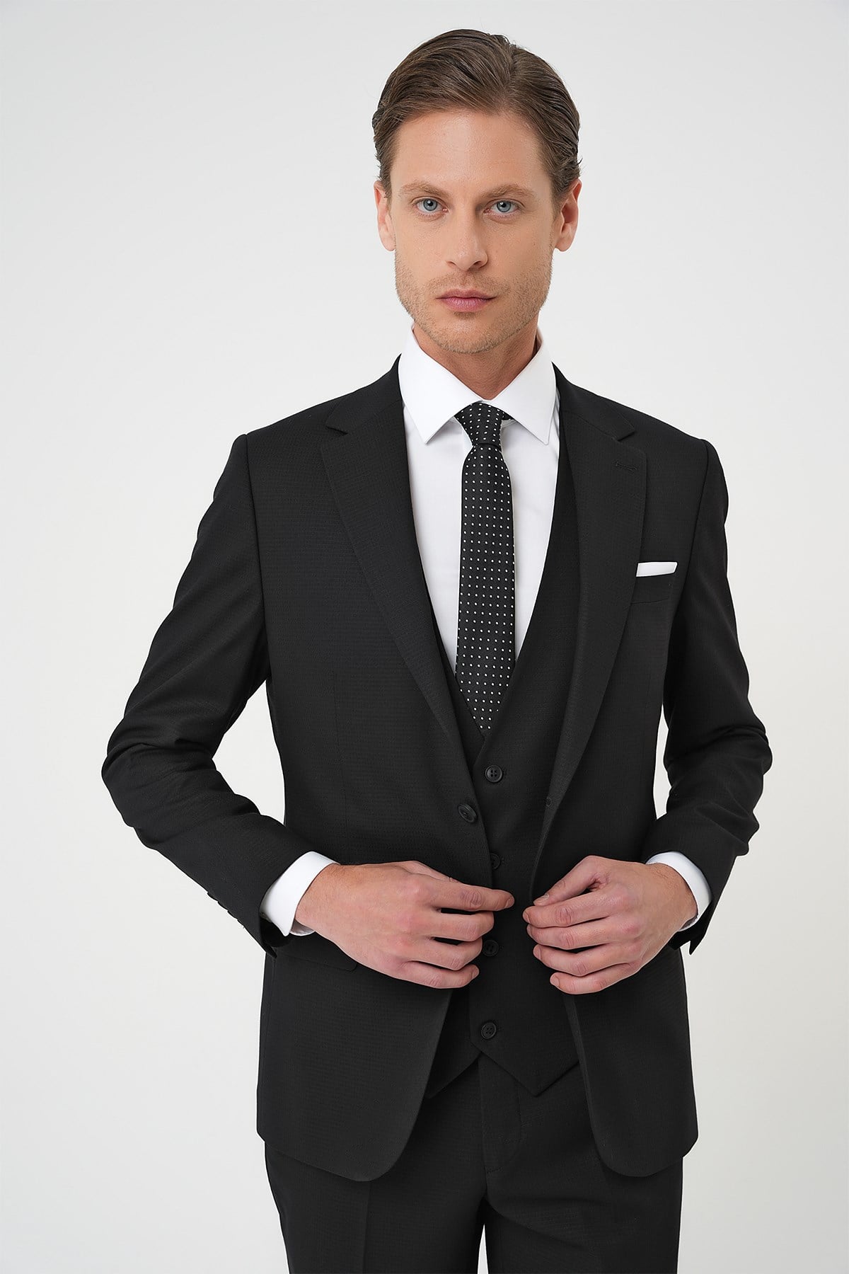 Slim Fit Dokulu Çift Yırtmaç Yelekli Klasik Siyah Takım Elbise Tk 898
