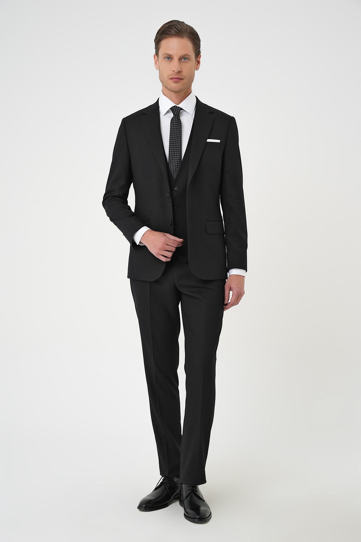 Slim Fit Dokulu Çift Yırtmaç Yelekli Klasik Siyah Takım Elbise Tk 898