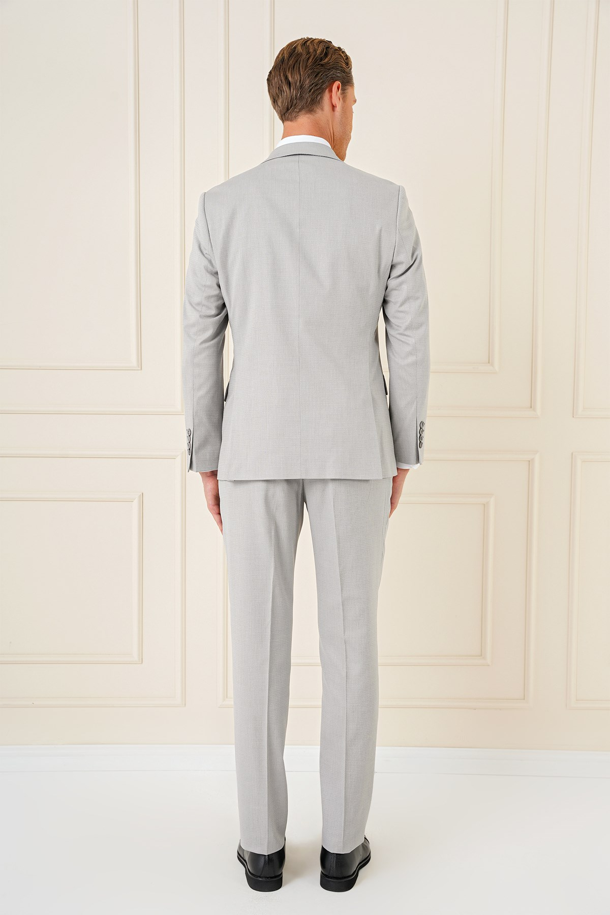 Slim Fit Dokulu Çift Yırtmaç Yelekli Klasik Gri Takım Elbise Tk 898