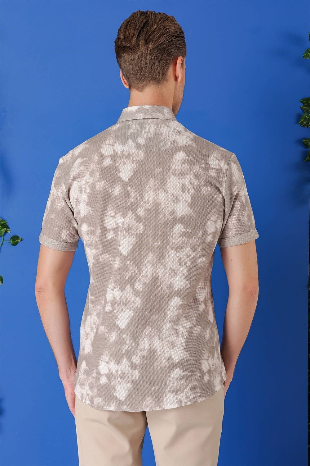 Slim Fit Düğmeli Yaka Batik Desenli Kısa Kollu Pamuk Bej Gömlek G 1502