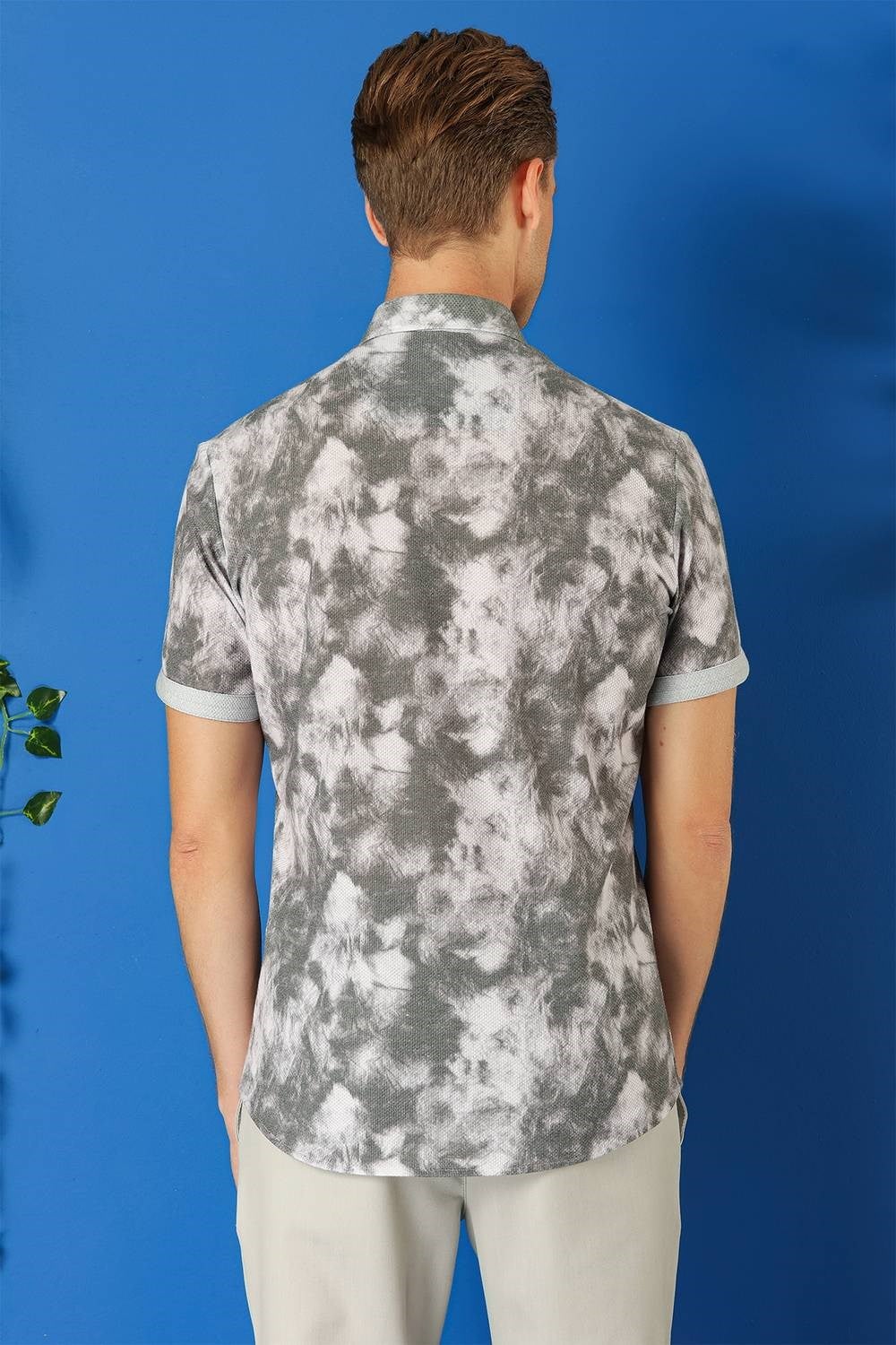 Slim Fit Düğmeli Yaka Batik Desenli Kısa Kollu Pamuk Gri Gömlek G 1502