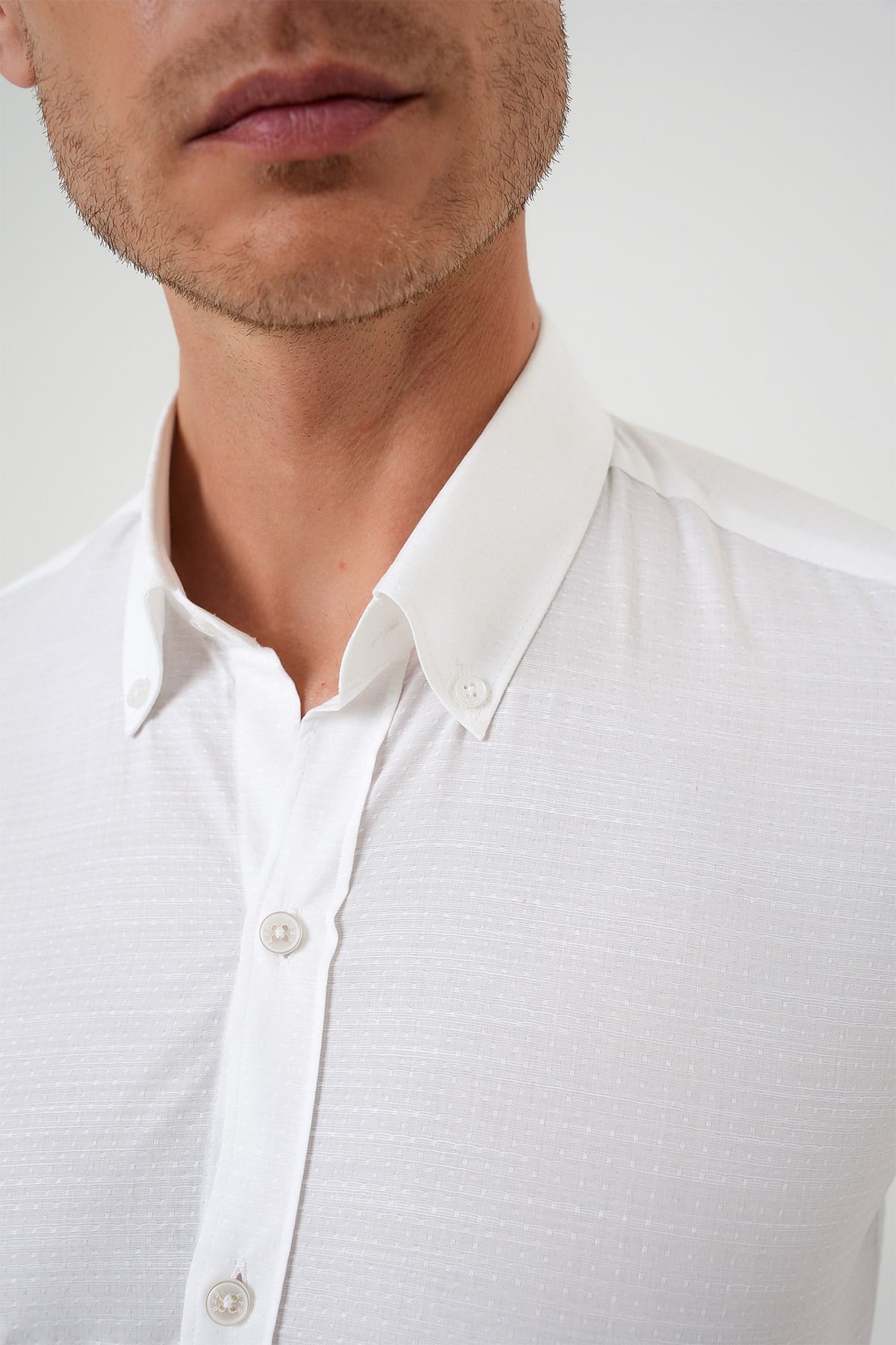 Slim Fit Düğmeli Yaka Dokulu %100 Pamuk Beyaz 2 Gömlek Gk 726