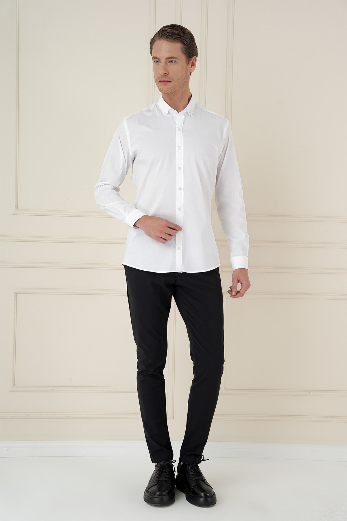 Slim Fit Düğmeli Yaka Esnek Pamuklu Beyaz Gömlek GK 746
