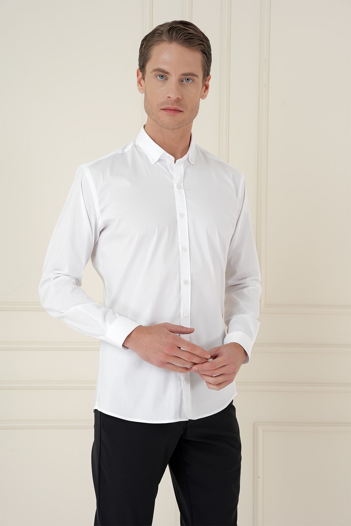 Slim Fit Düğmeli Yaka Esnek Pamuklu Beyaz Gömlek GK 746