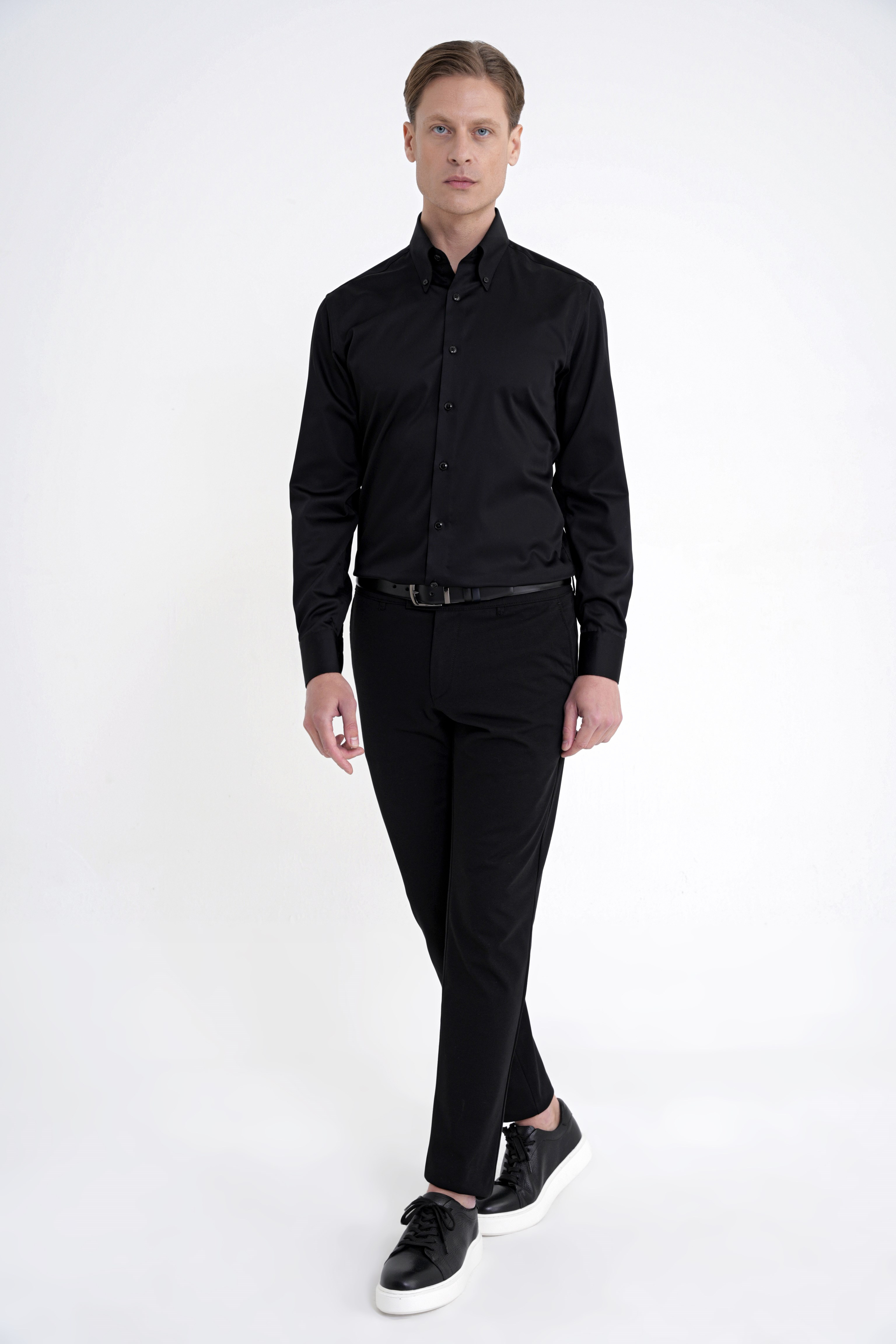 Slim Fit Düğmeli Yüksek Yaka %100 Pamuk Non İron Kumaş Düz Siyah Gömlek GK 760