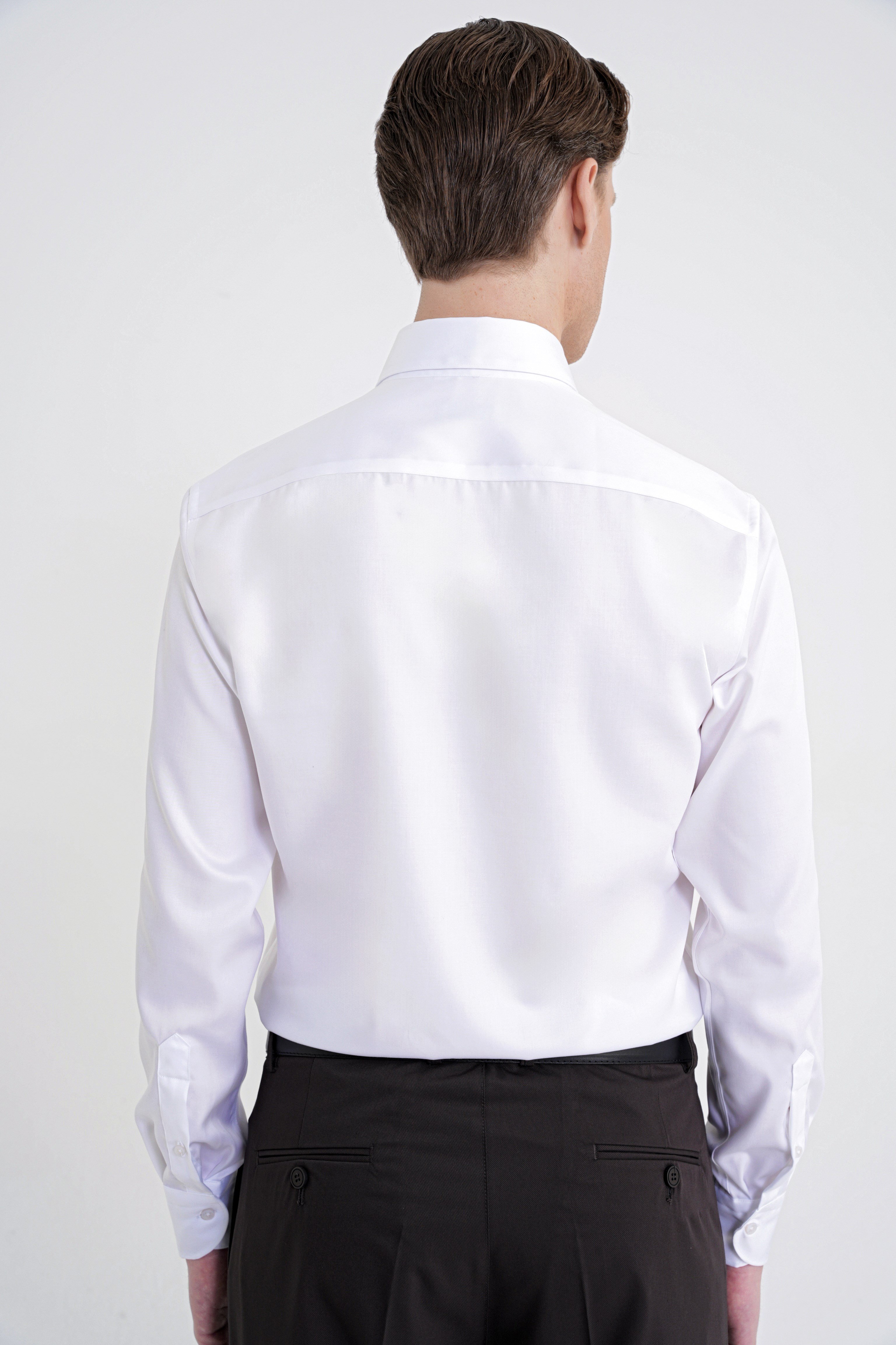 Slim Fit Düğmeli Yüksek Yaka %100 Pamuk Non İron Kumaş Düz Beyaz Gömlek GK 760