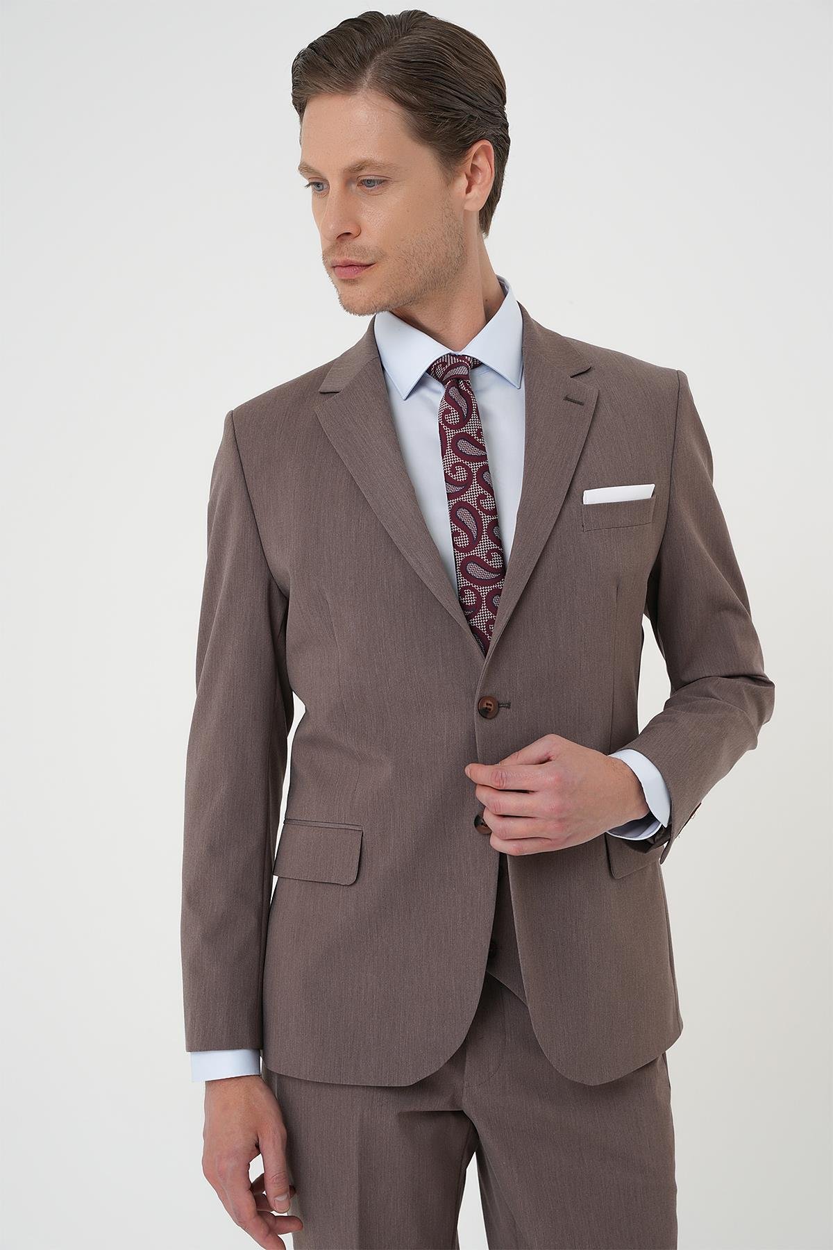 Slim Fit Esnek Çift Yırtmaç Yelekli Düz Klasik Vizon Takım Elbise  Tk 901