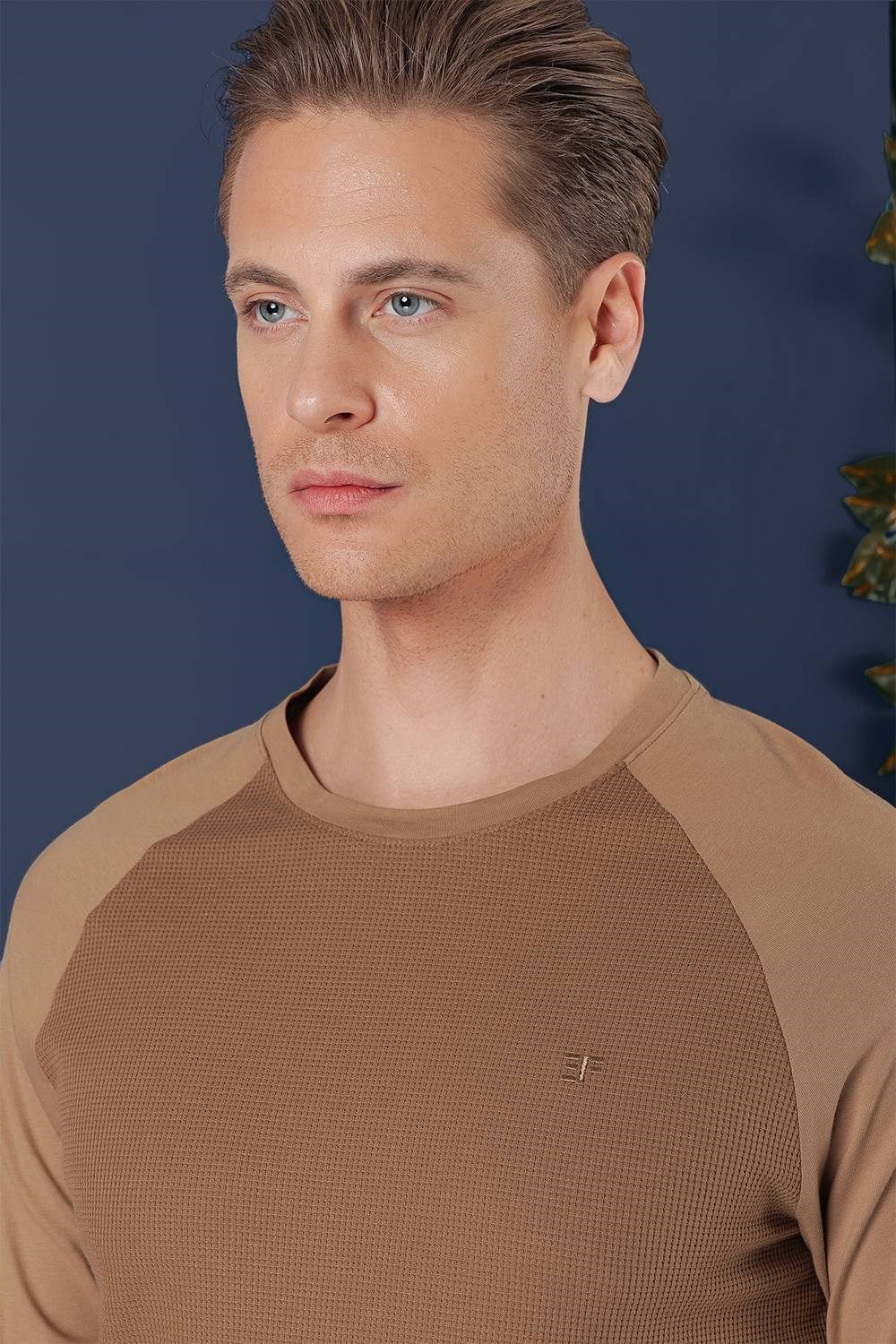 Slim Fit Esnek Pamuklu Doku Desenli Uzun Kollu Cappucino Tişört TS 872