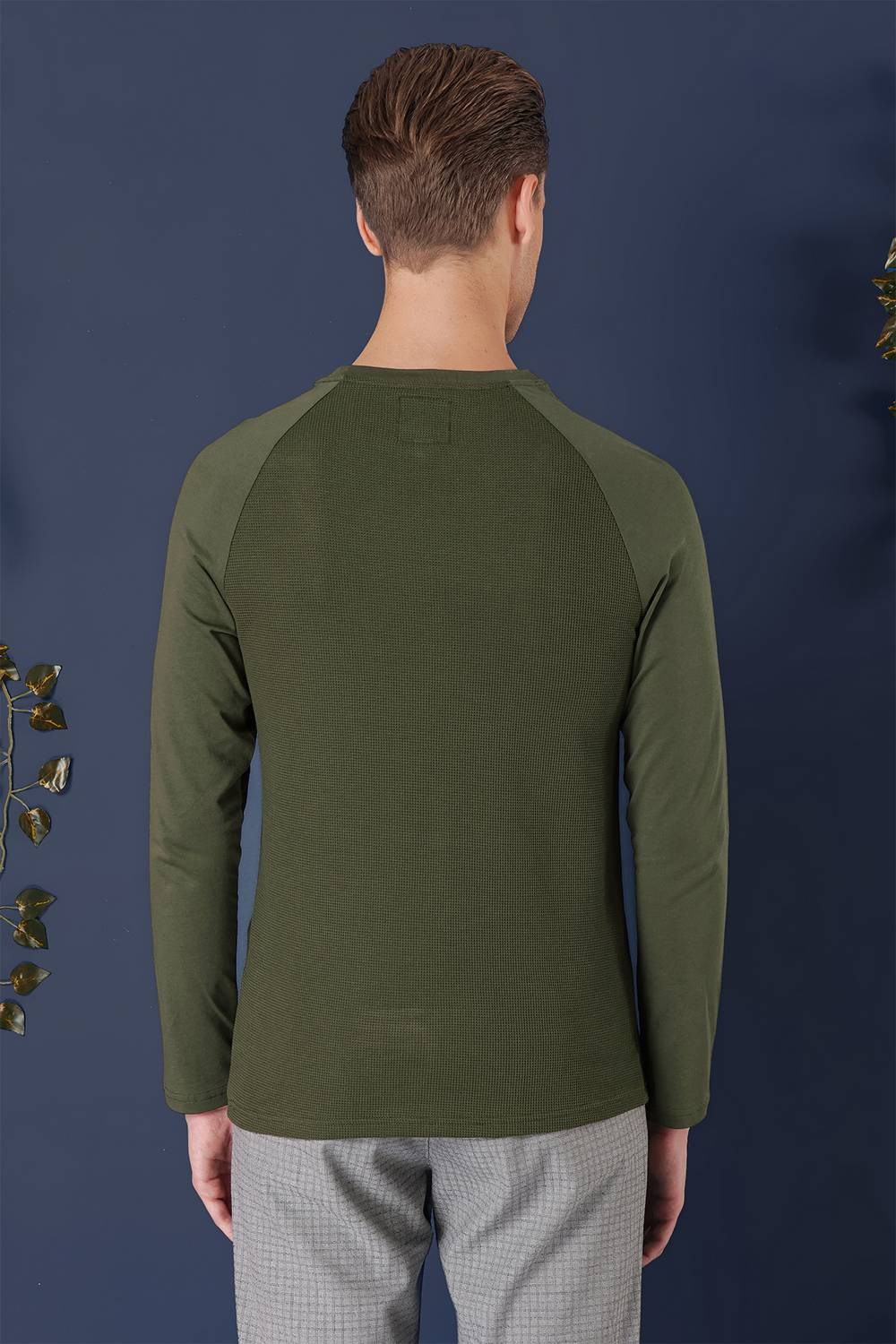 Slim Fit Esnek Pamuklu Doku Desenli Uzun Kollu Haki Tişört TS 872