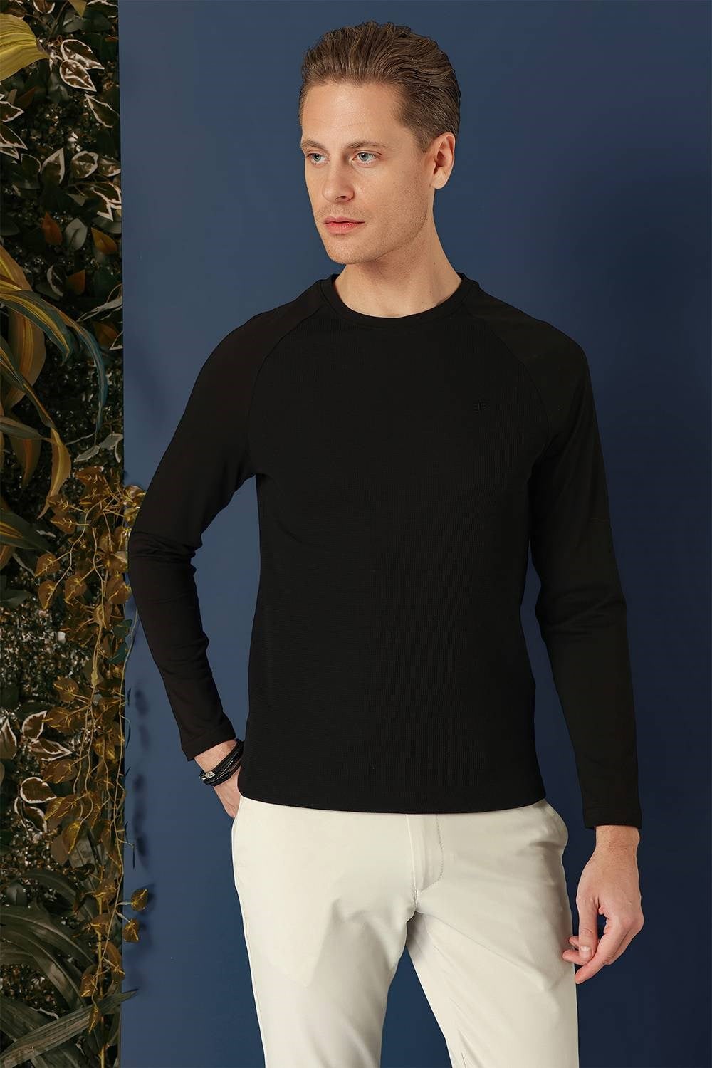 Slim Fit Esnek Pamuklu Doku Desenli Uzun Kollu Siyah Tişört TS 872