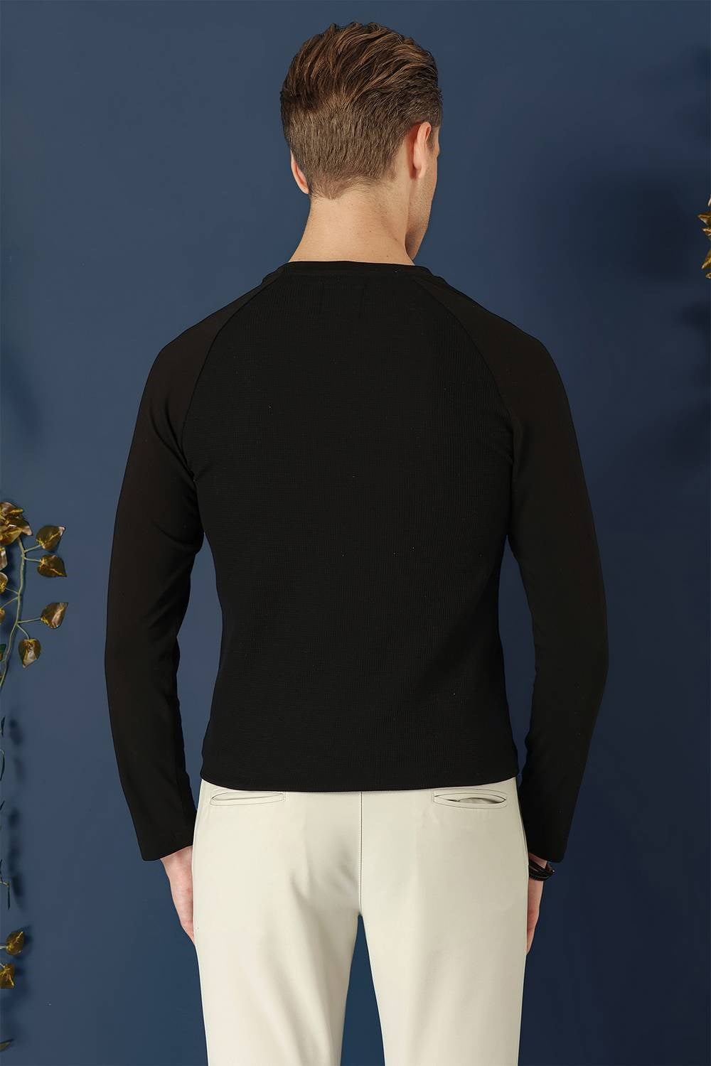 Slim Fit Esnek Pamuklu Doku Desenli Uzun Kollu Siyah Tişört TS 872