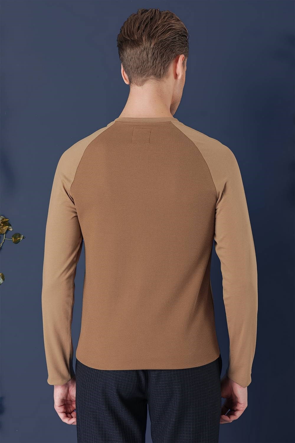 Slim Fit Esnek Pamuklu Doku Desenli Uzun Kollu Cappucino Tişört TS 872