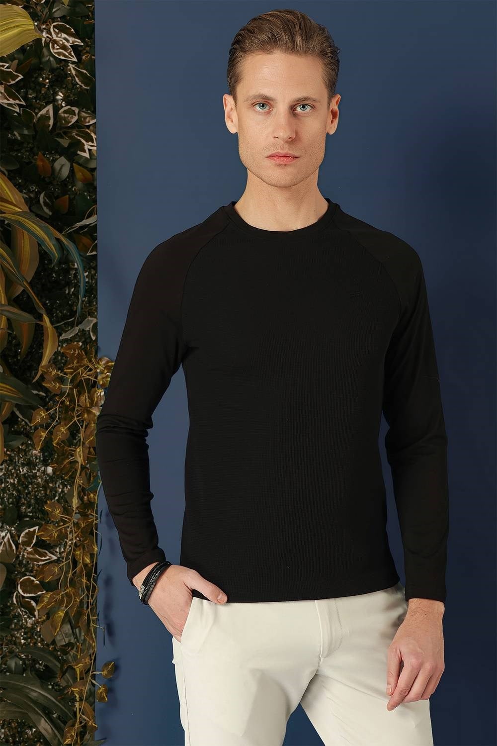 Slim Fit Esnek Pamuklu Doku Desenli Uzun Kollu Siyah Tişört TS 872