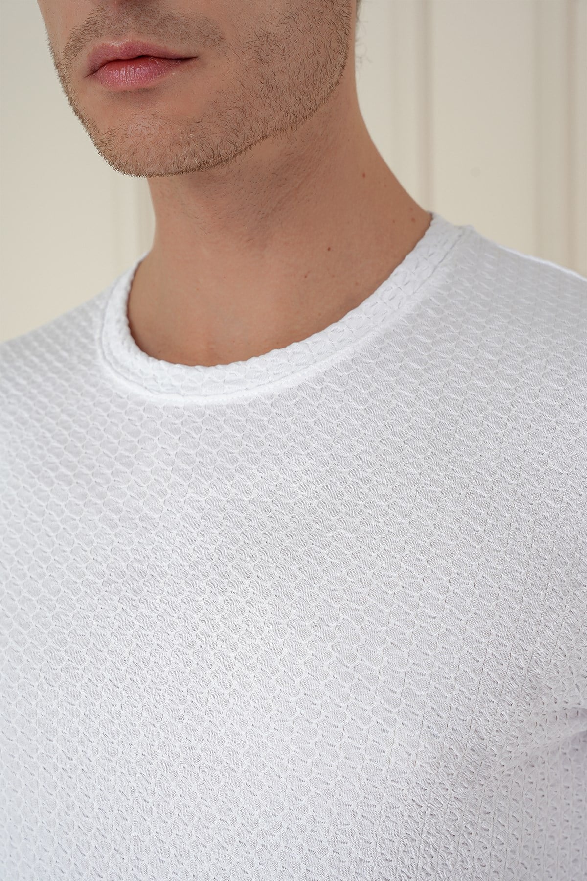 Slim Fit Esnek Pamuklu Dokulu Uzun Kollu Beyaz Tişört TS 889