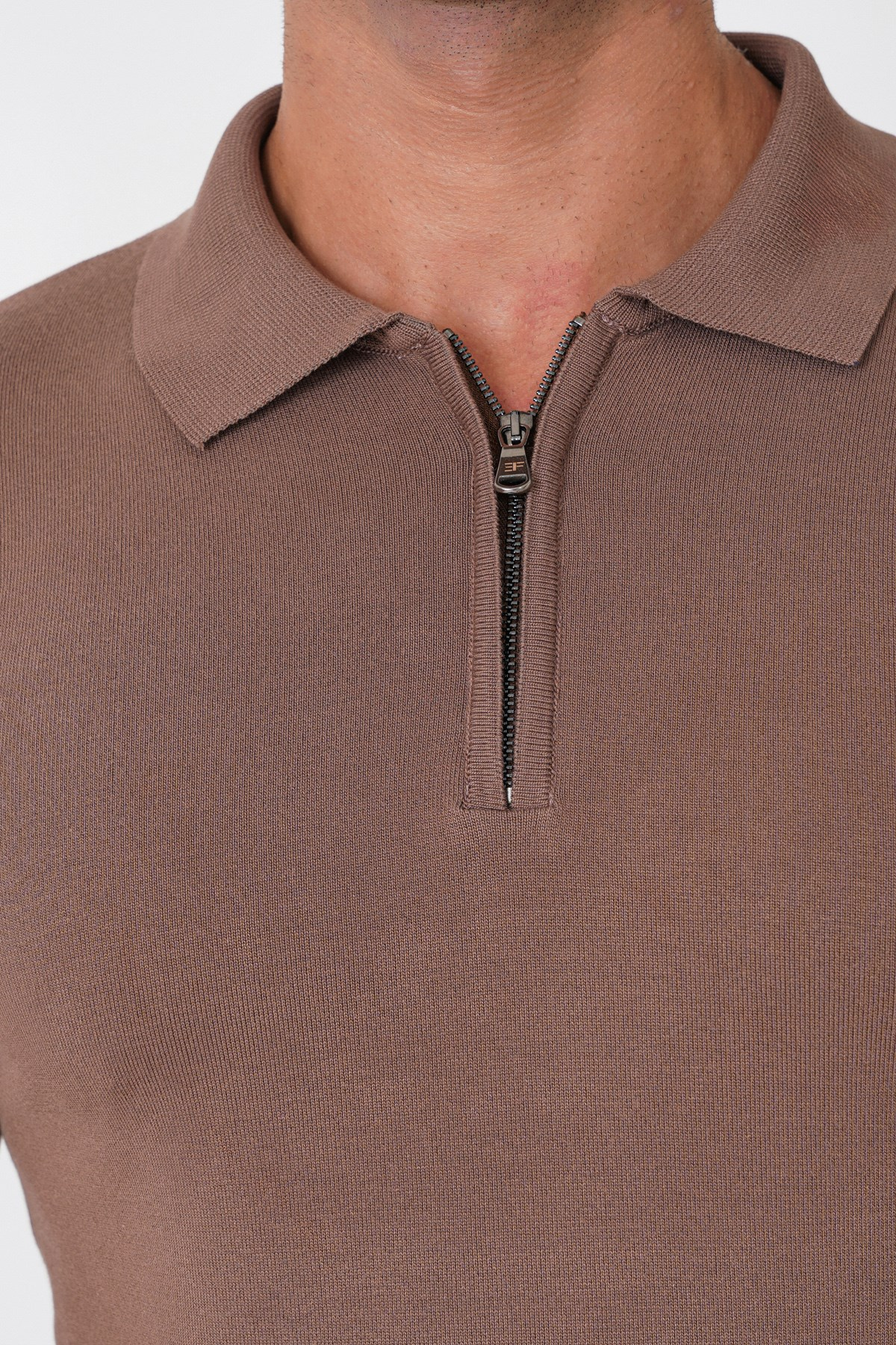 Slim Fit Esnek Pamuklu Fermuarlı Polo Yaka Açık Kahve Triko TR 902