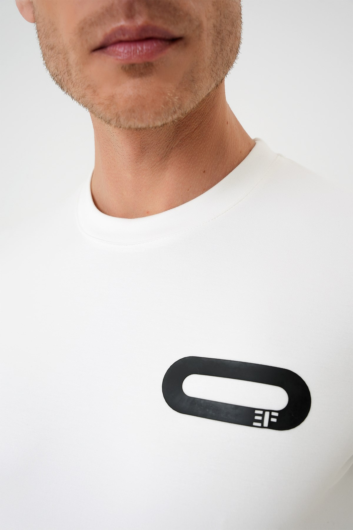 Slim Fit Esnek Pamuklu Uzun Kollu Beyaz Tişört TS 888
